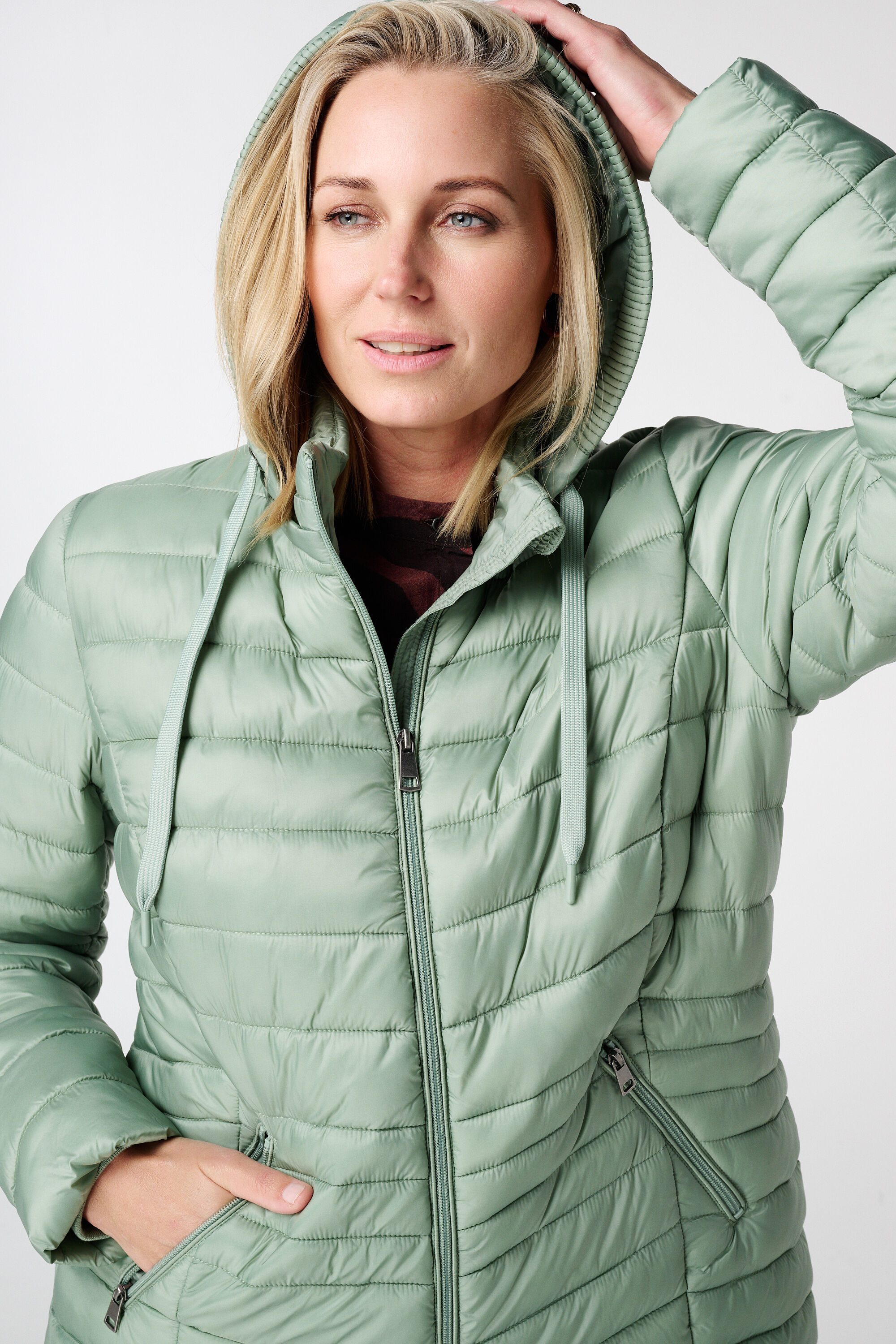 Veste l&eacute;g&egrave;rement matelass&eacute;e image number 4