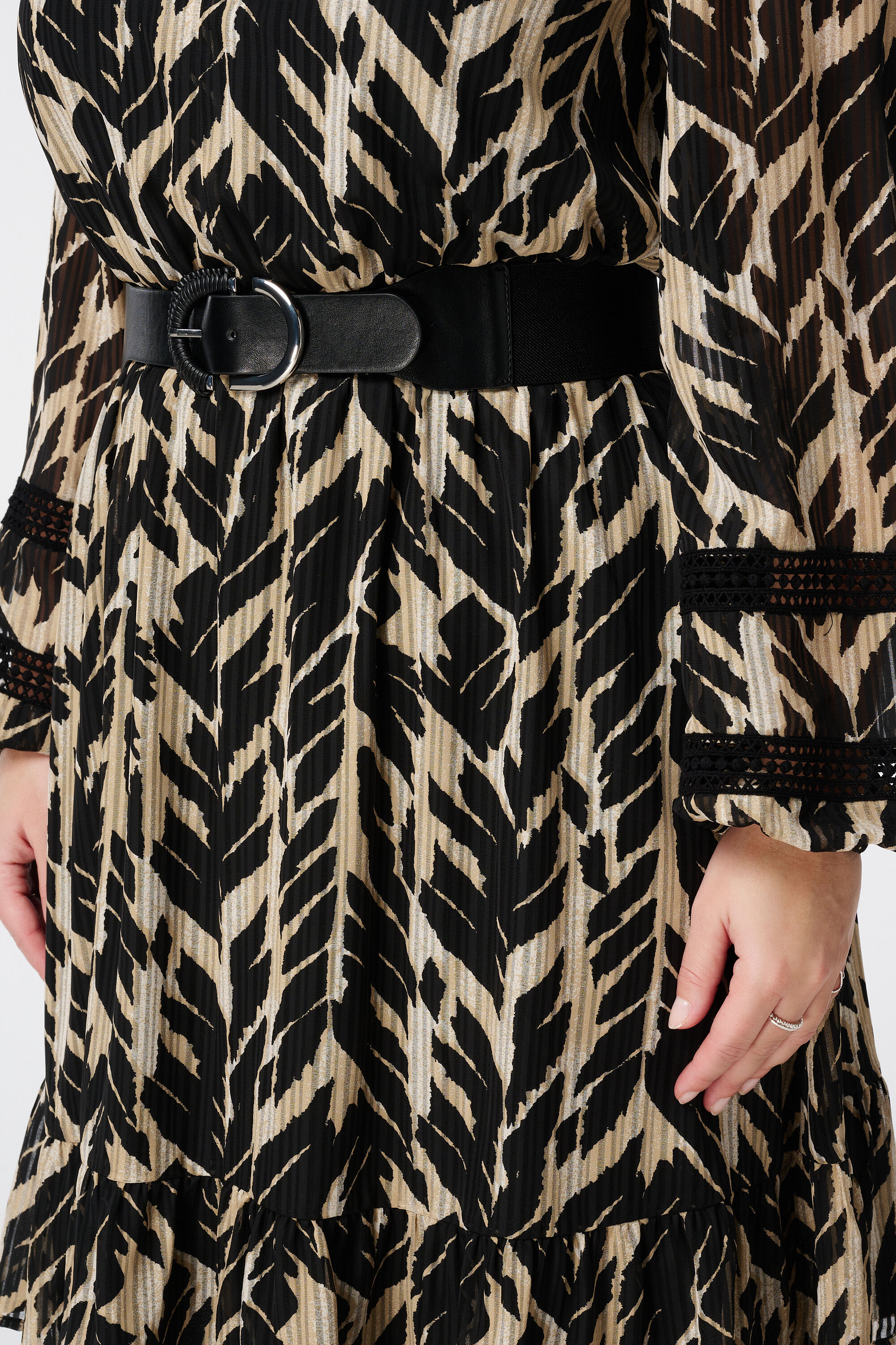 Ceinture avec d&eacute;tails tress&eacute;s image number 2