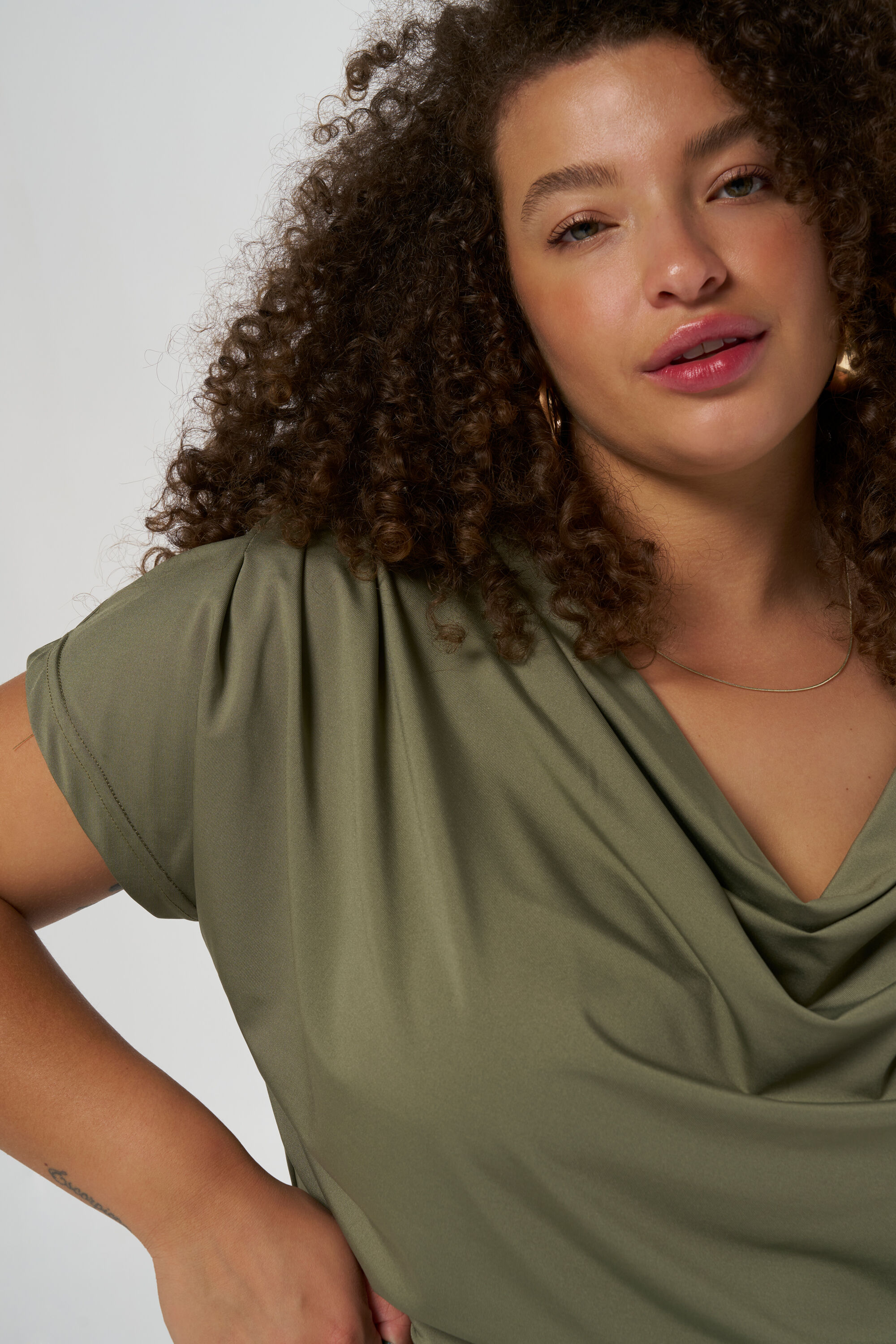 Haut drap&eacute; image number 4