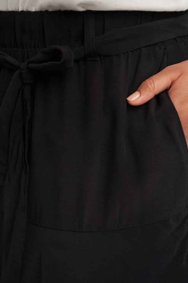 Jupe-short à ceinture nouée image number 3
