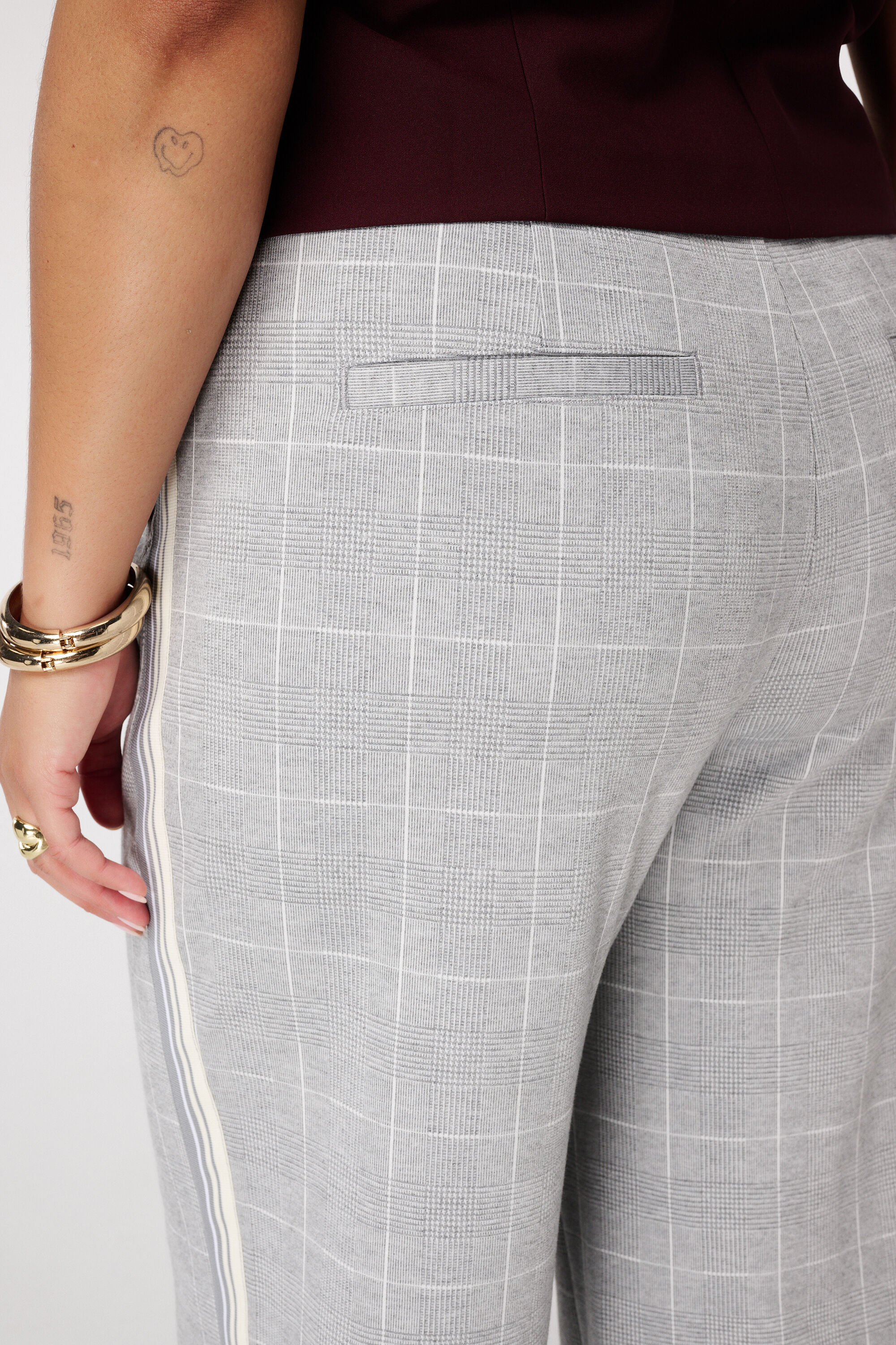 Pantalon large &agrave; carreaux image number 4