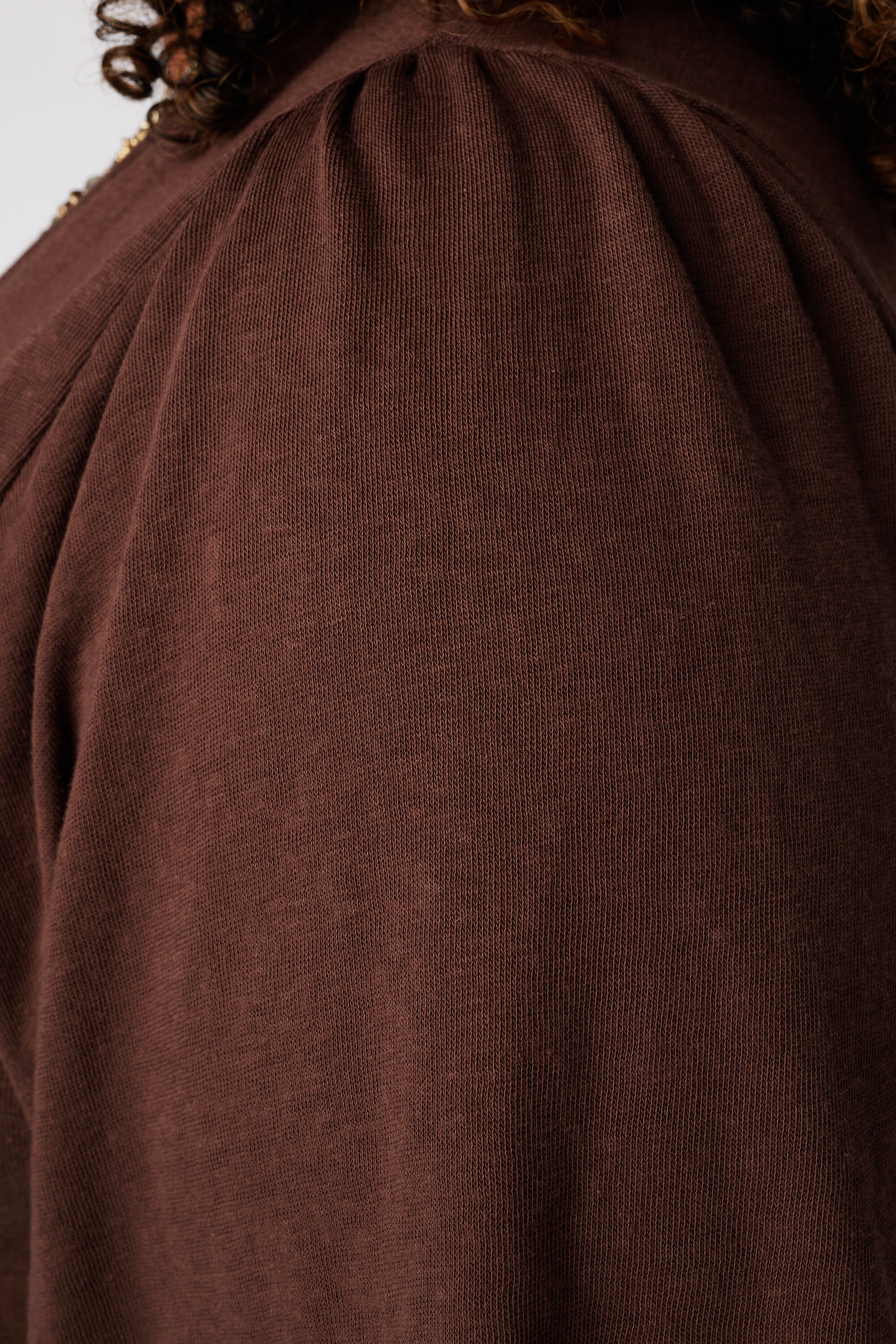 T shirt avec col en V image number 6