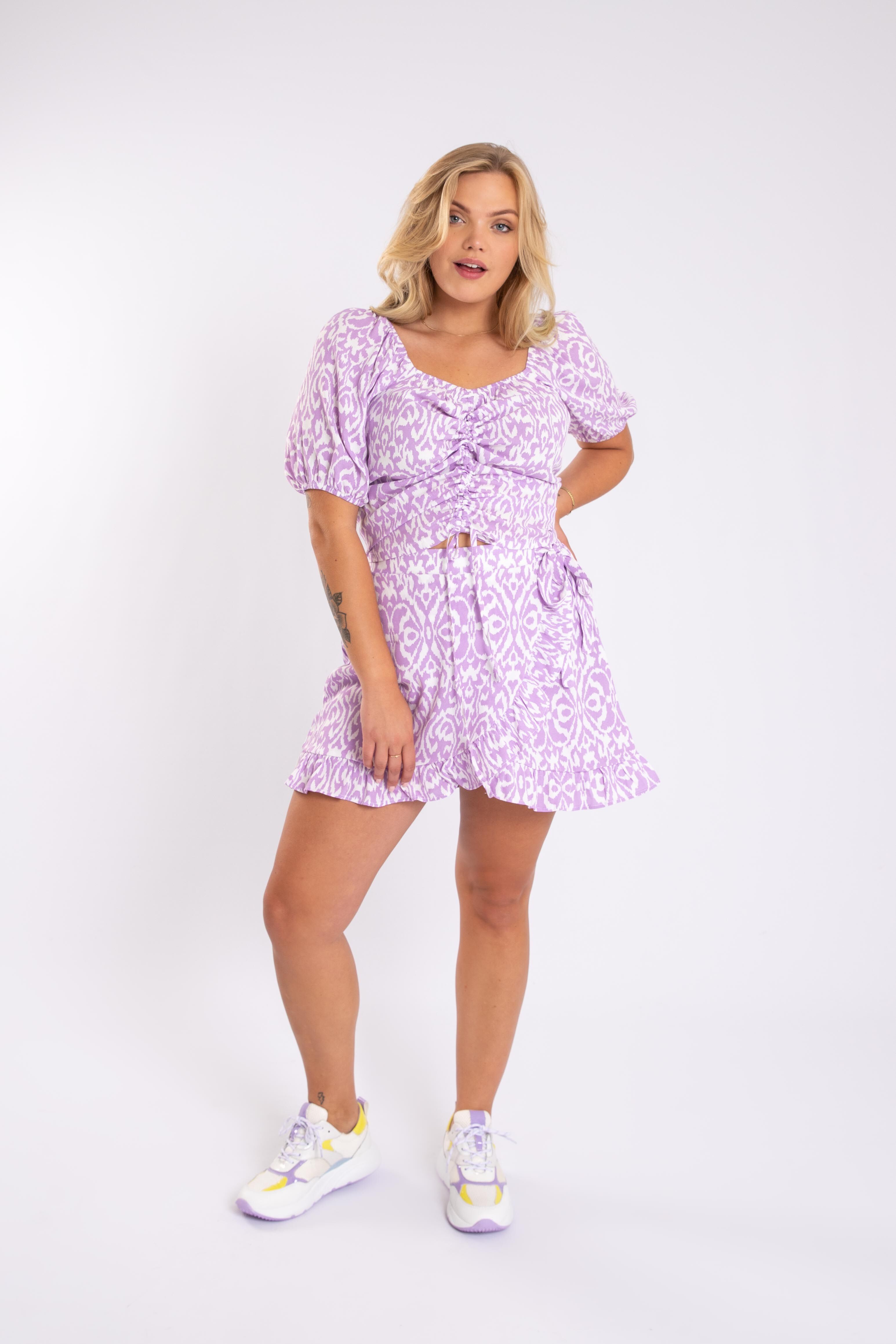 Haut d&eacute;cor&eacute; en dentelle image number 6