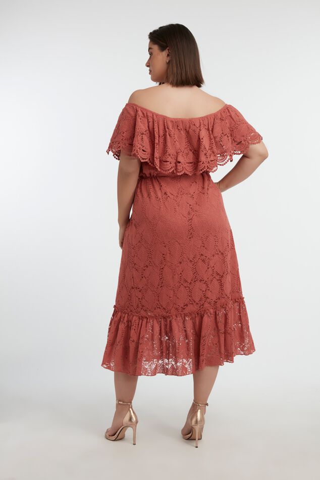 Robe en dentelle à épaules dénudées image number 5