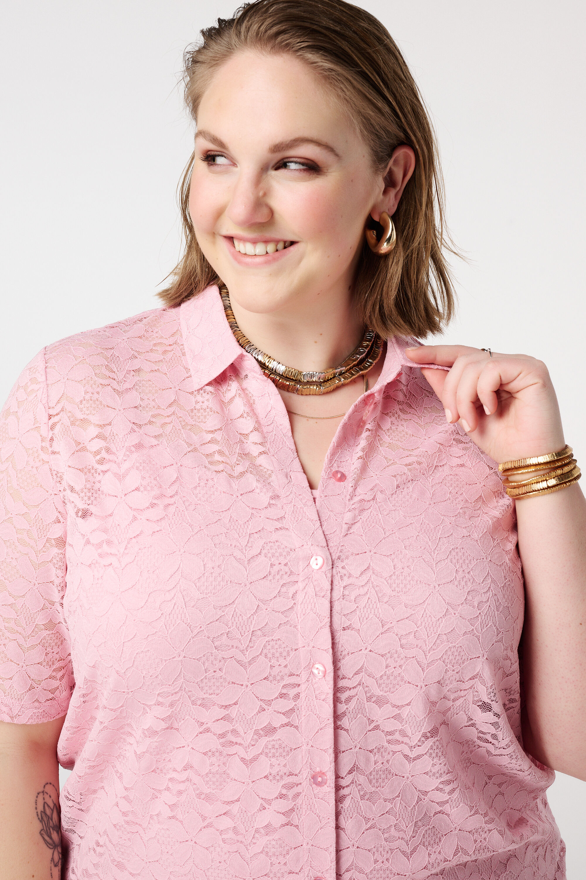 Top en dentelle &agrave; manches courtes image number 4