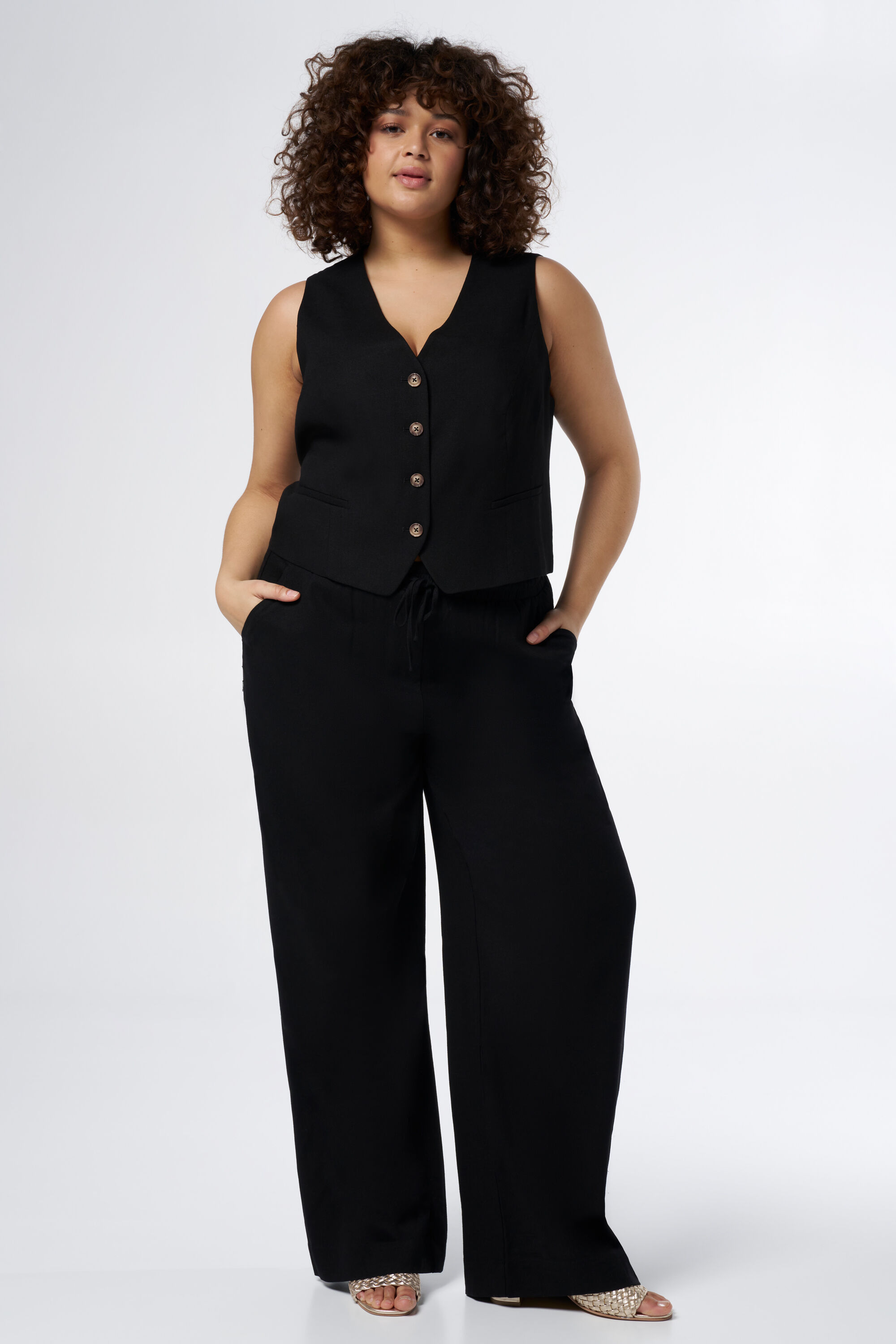 Gilet en lin avec boutons &eacute;caille image number 5