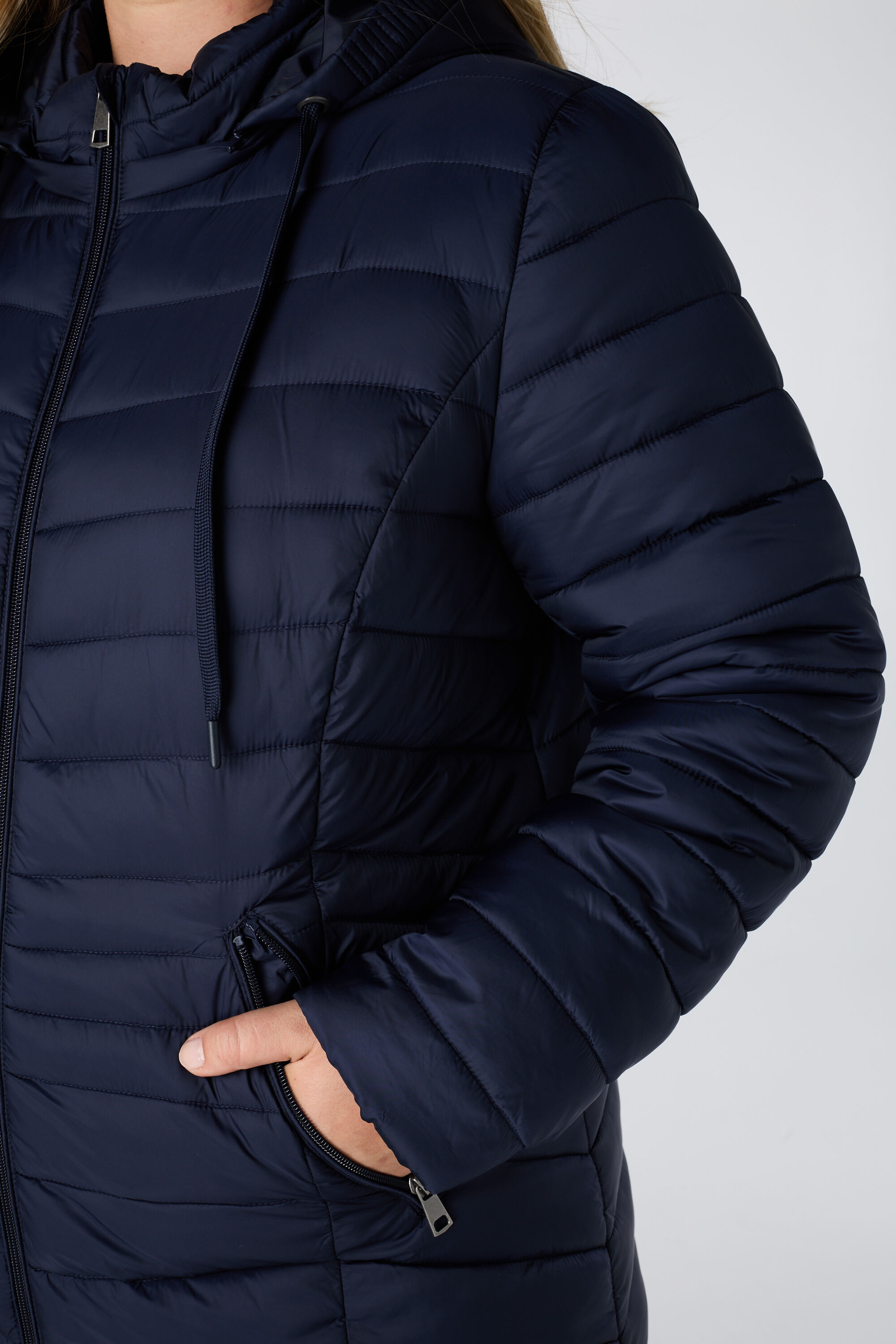 Veste l&eacute;g&egrave;rement matelass&eacute;e image number 4