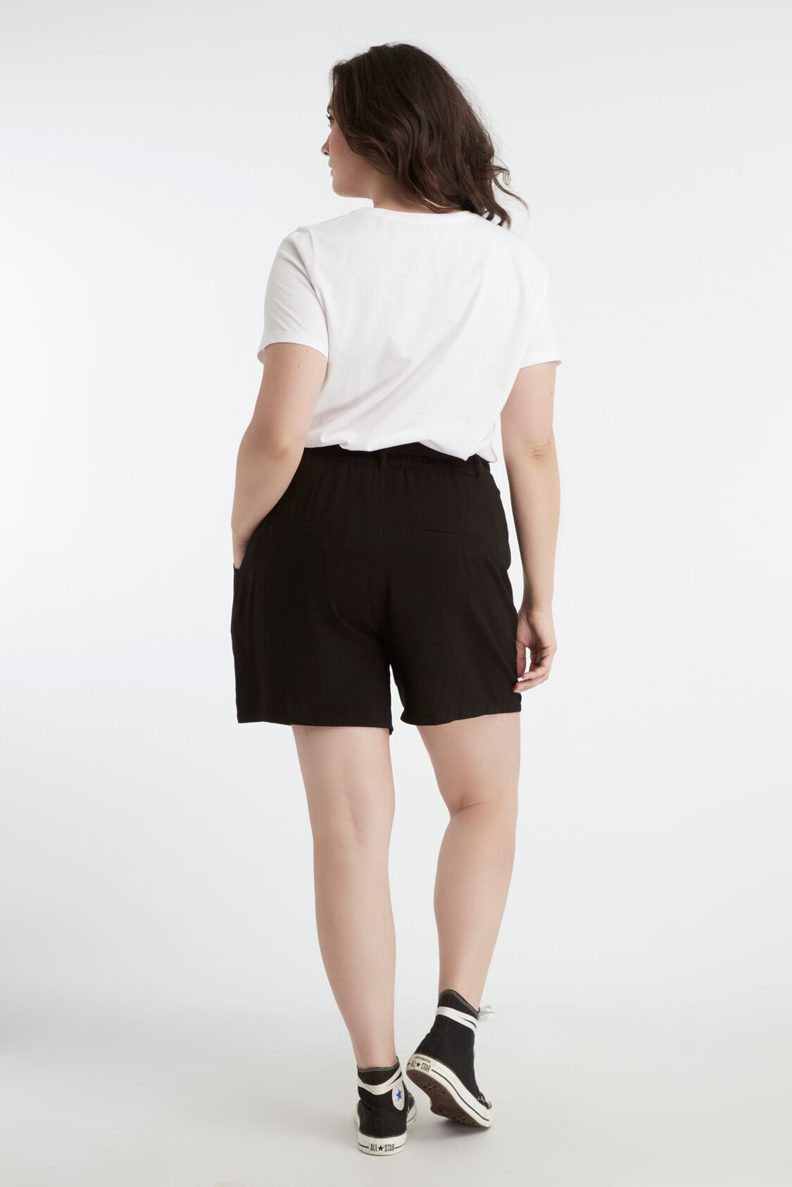 Short en viscose avec ceinture   image number 4