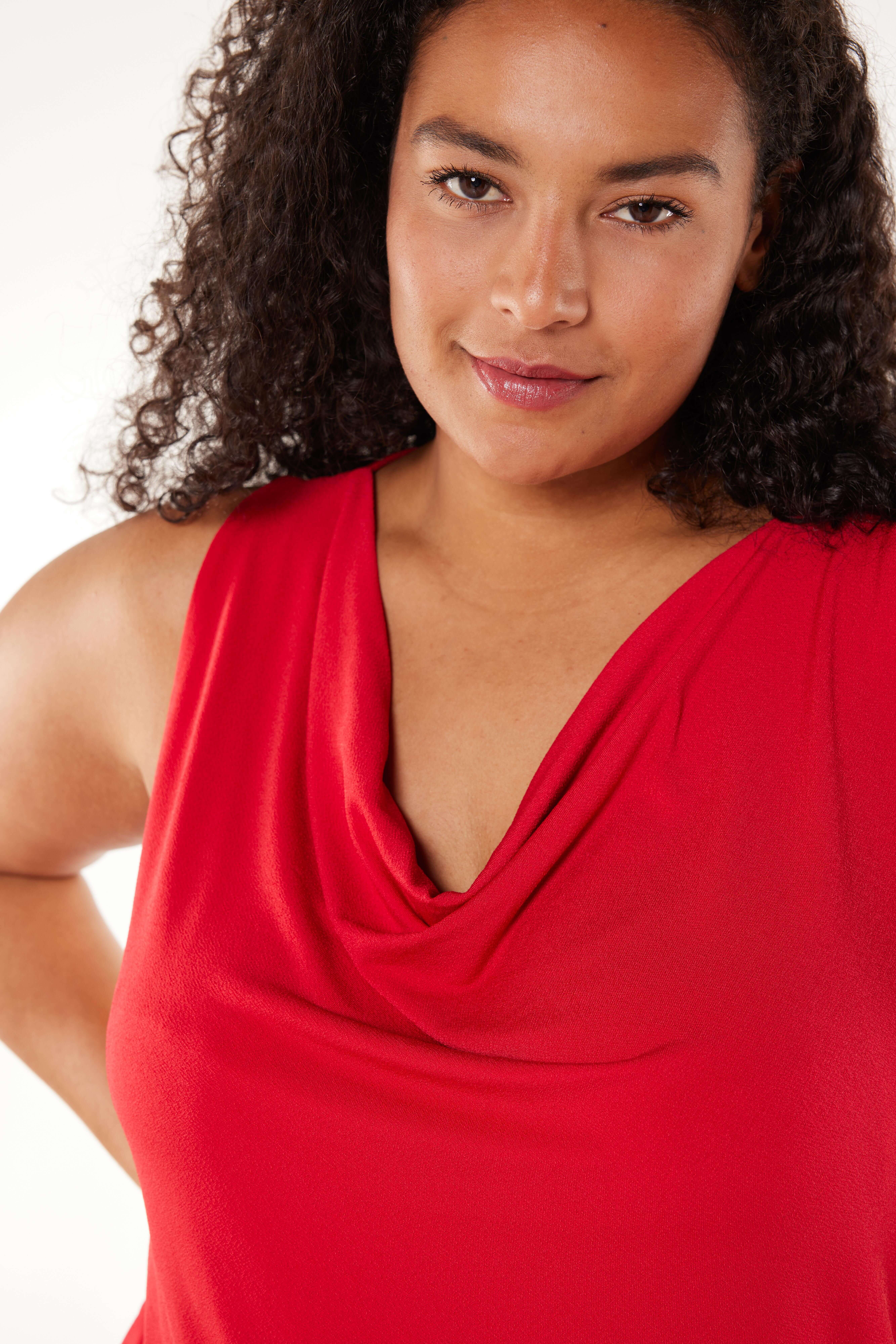 Haut portefeuille &agrave; l&rsquo;encolure avec effet cascade image number 4