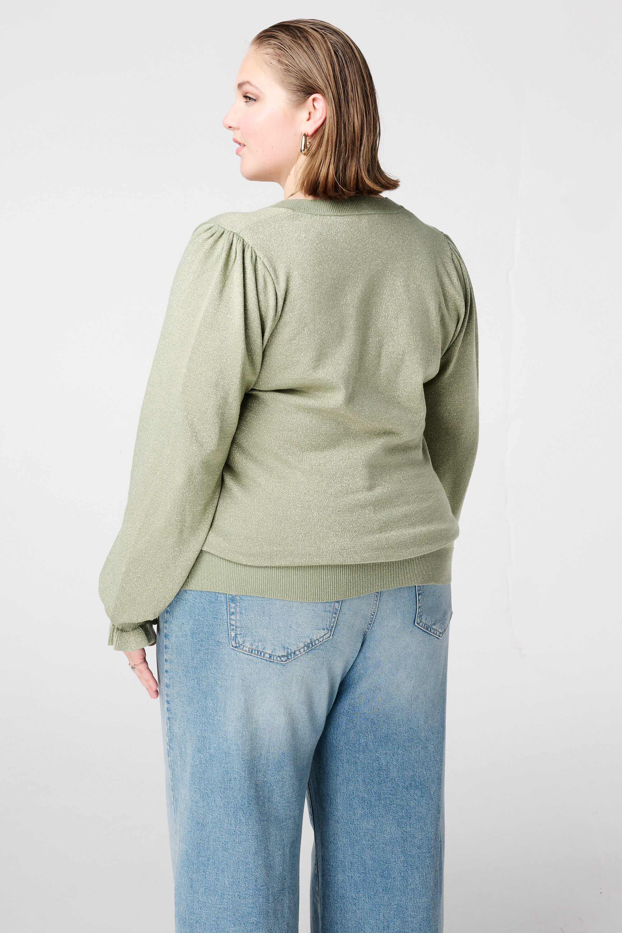 Pull en lurex avec manches volant&eacute;es image number 3