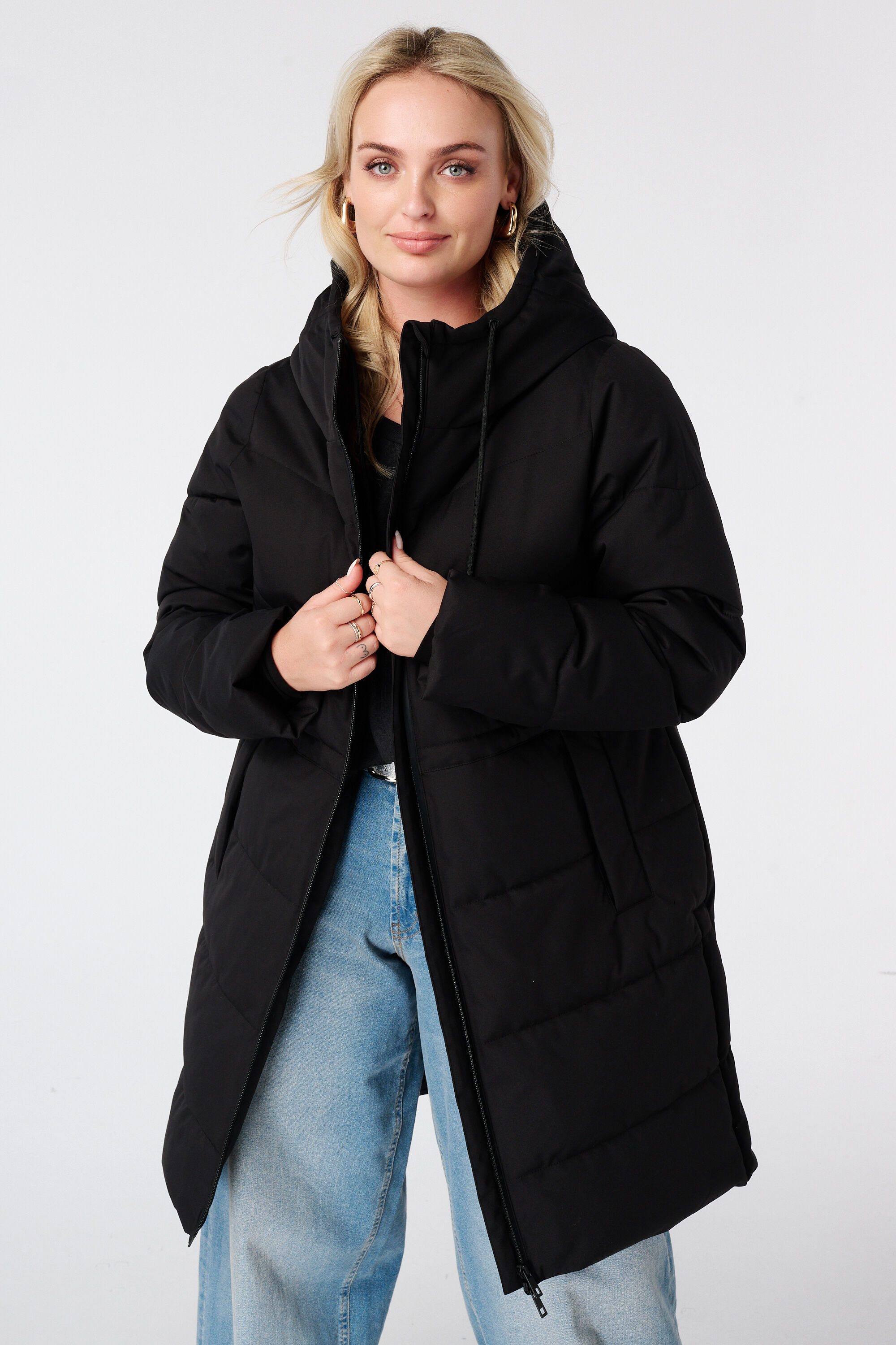Manteau long matelass&eacute; avec capuche image number 5