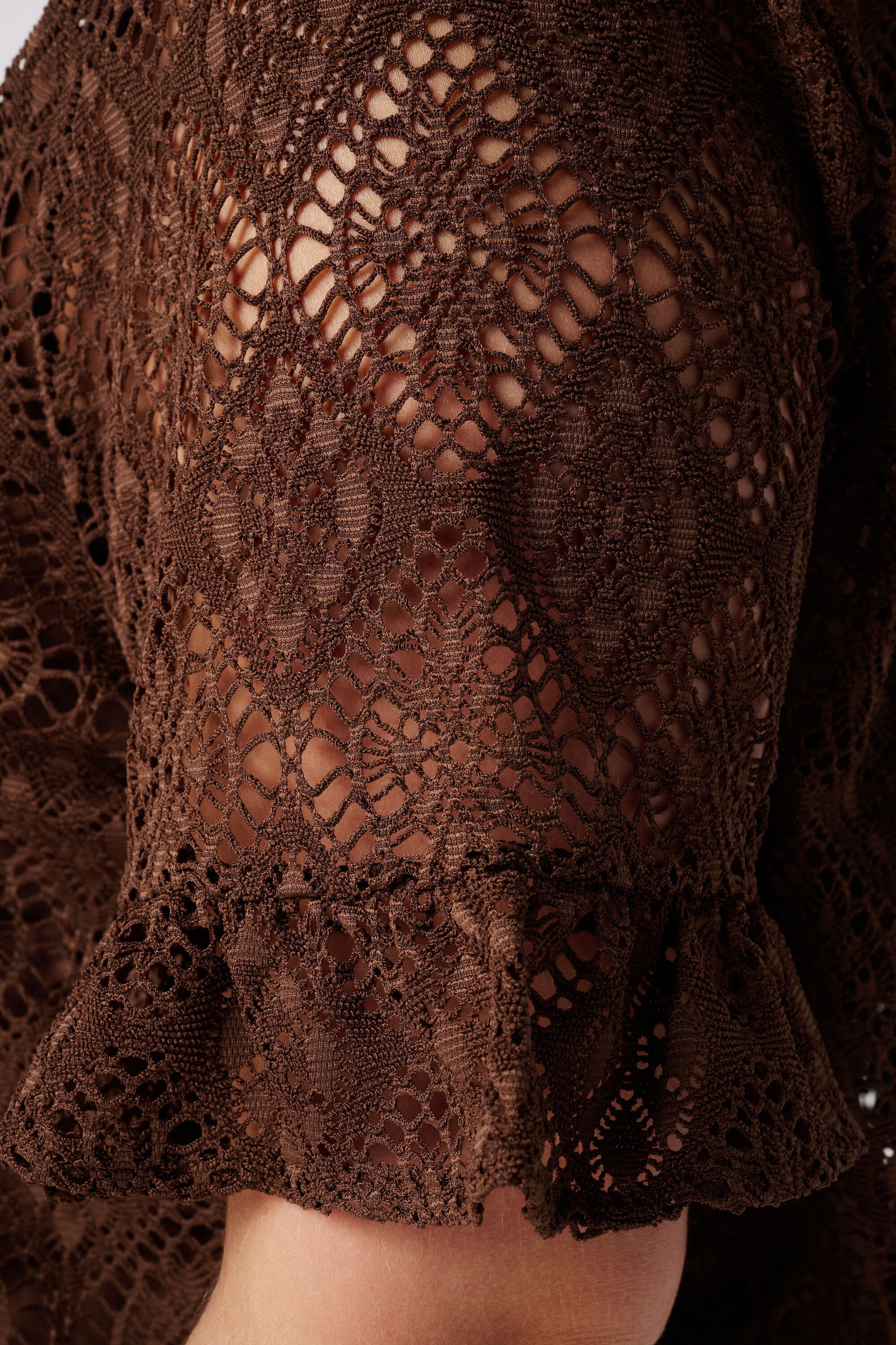 Top en dentelle image number 6