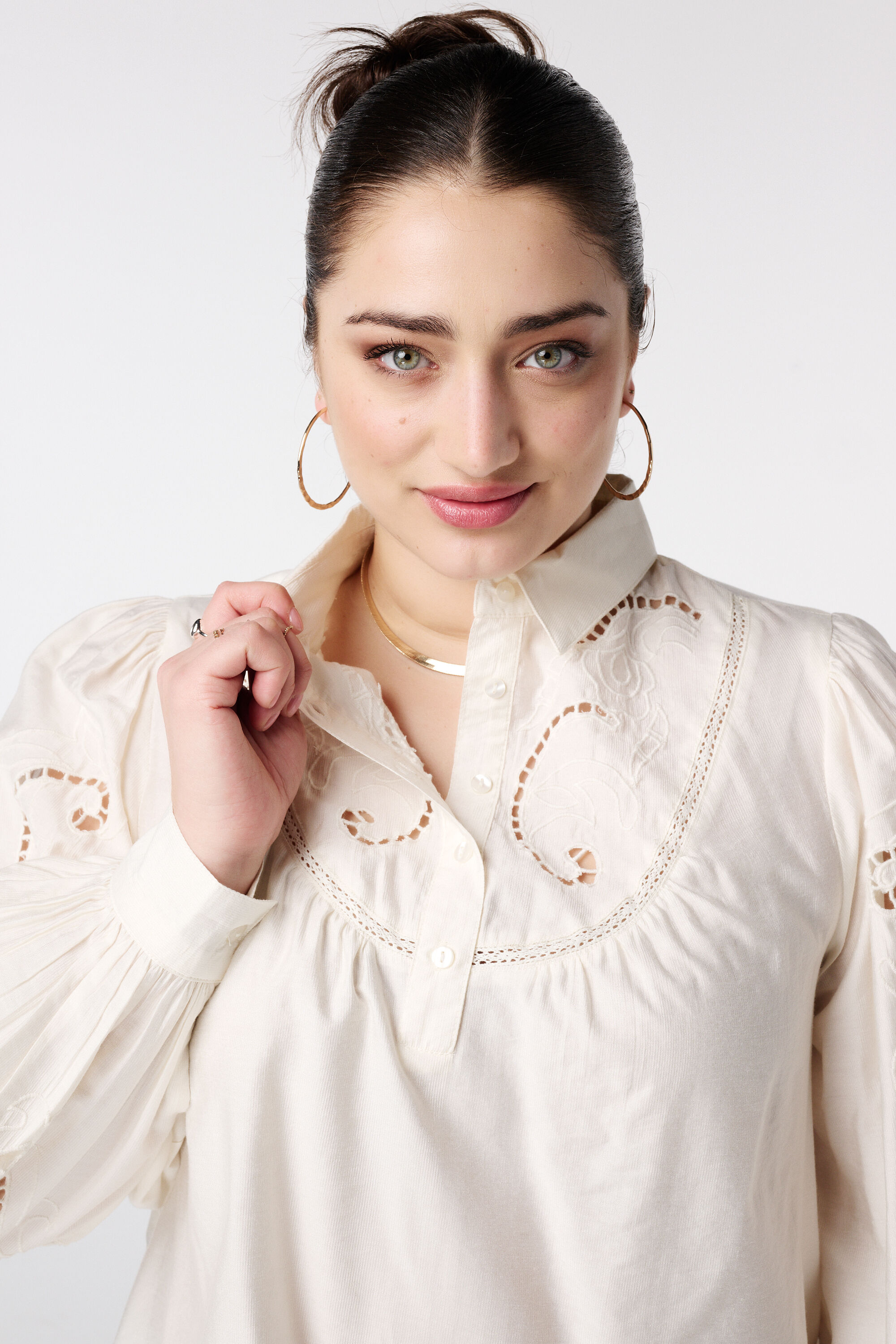 Blouse avec broderie ajour&eacute;e image number 4