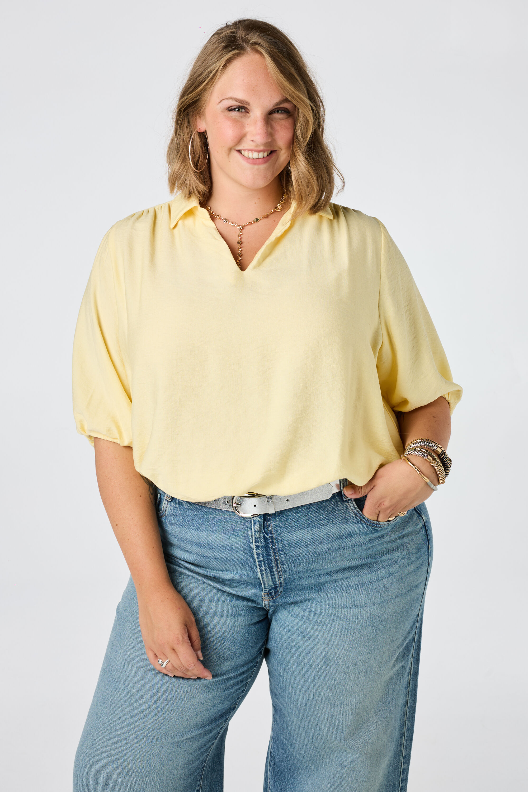 Blouse &agrave; manches bouffantes