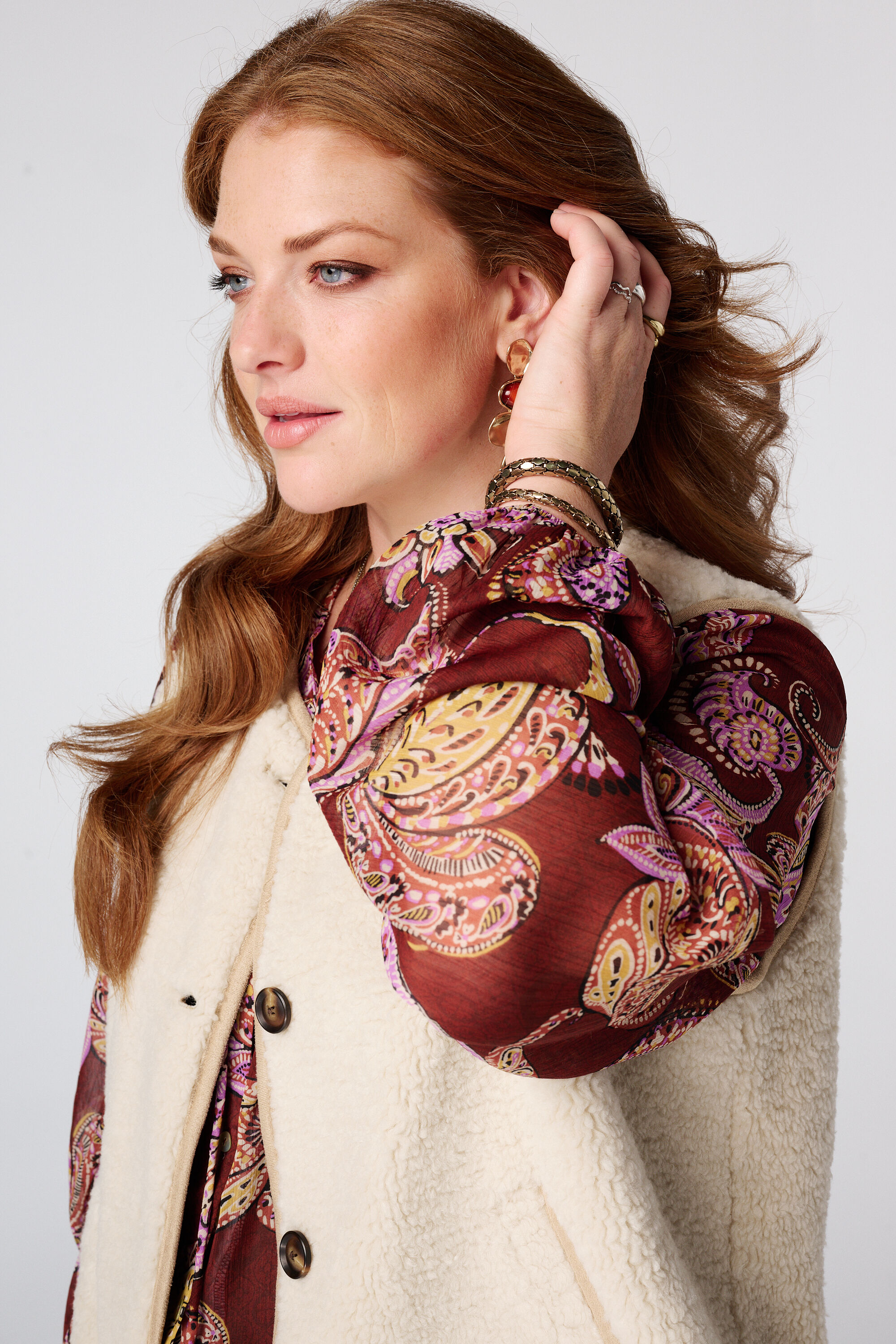 Ga mega schattig dit voorjaar in met dit t&eacute; leuke teddy gilet! Het gil image number 4