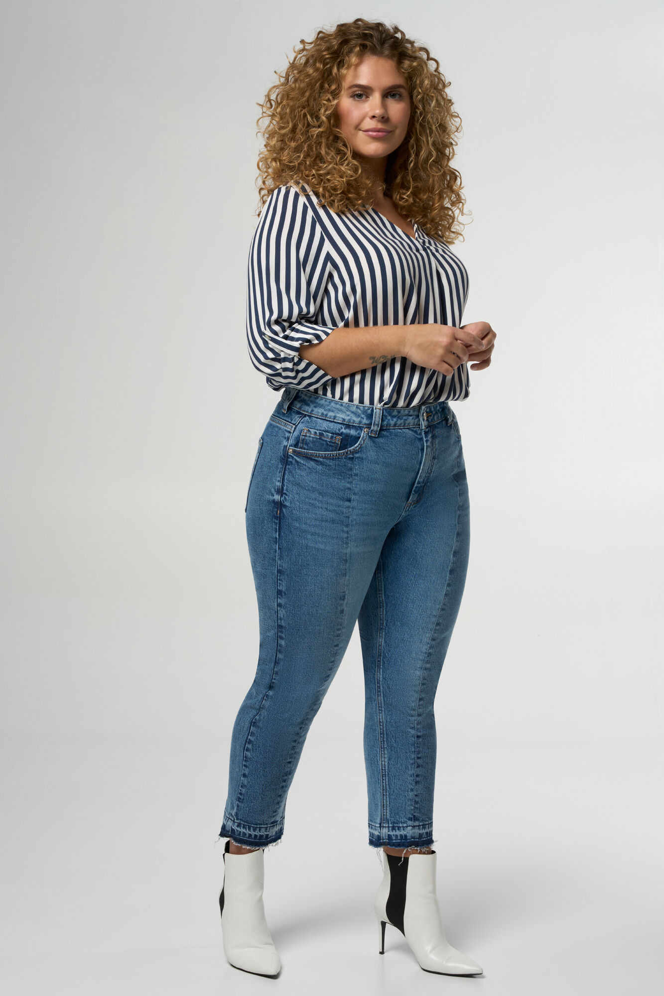 Jean droit bicolore image number 6