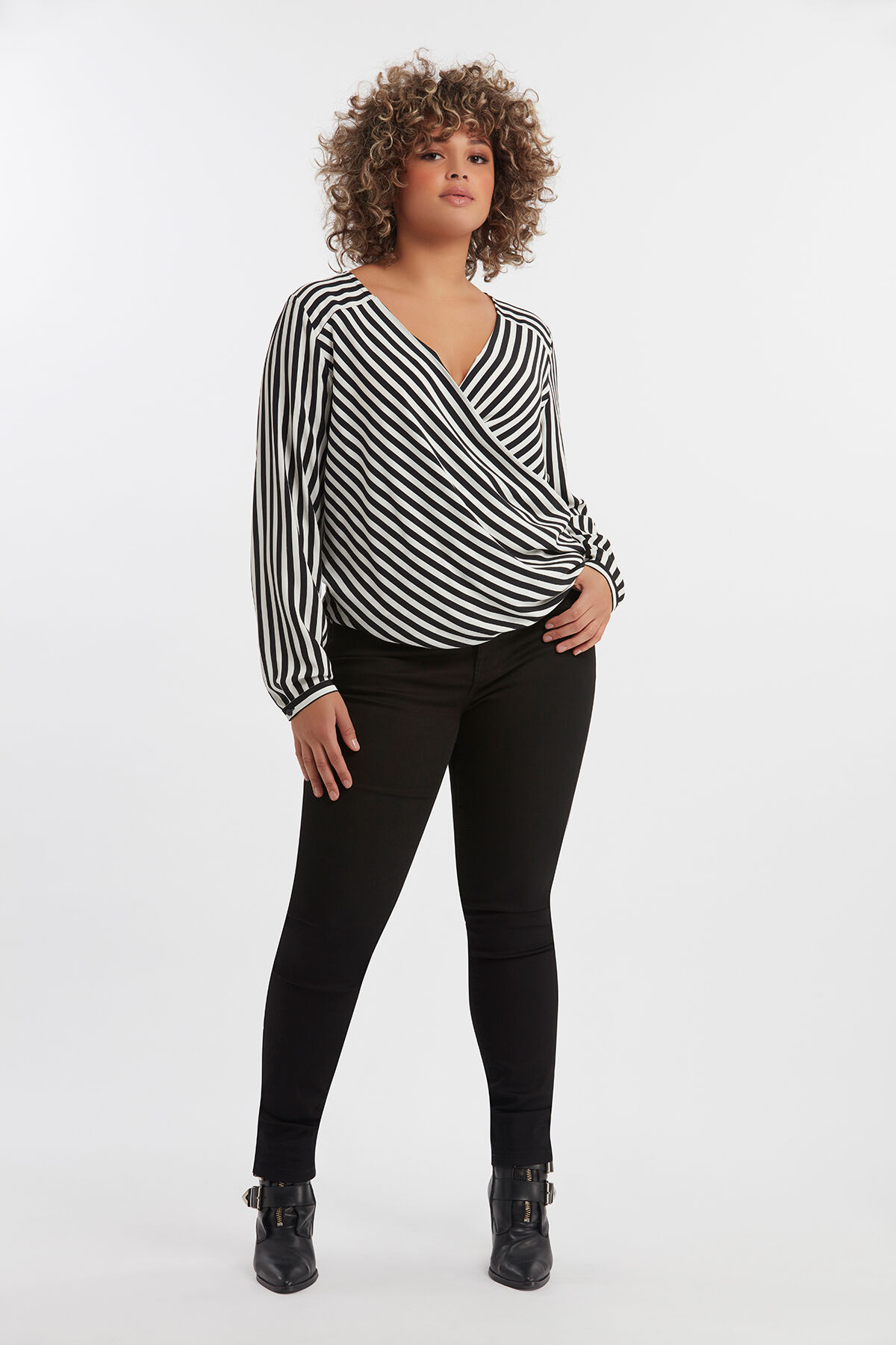 Blouse raye&eacute; croise&eacute; sur le devant image number 3