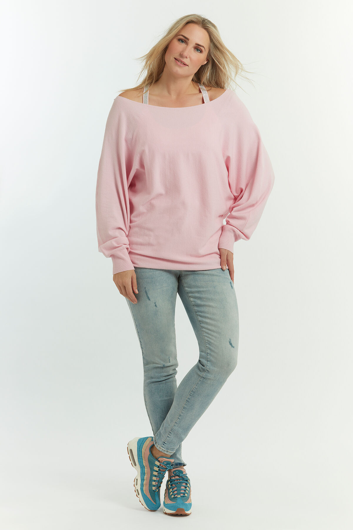 Pull-over doux avec manches chauve-souris image number 6