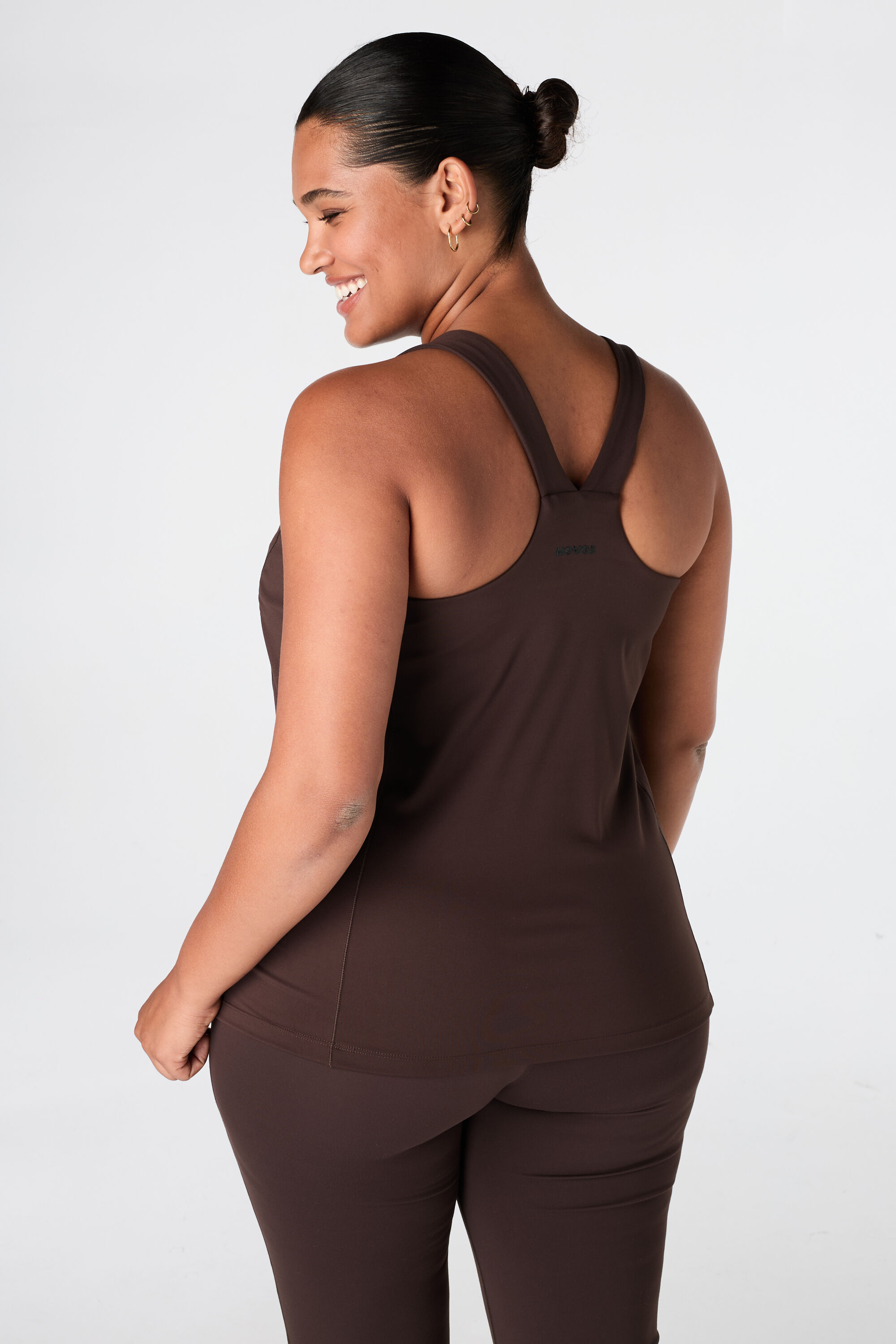 D&eacute;bardeur de sport avec soutien gorge int&eacute;gr&eacute; image number 3