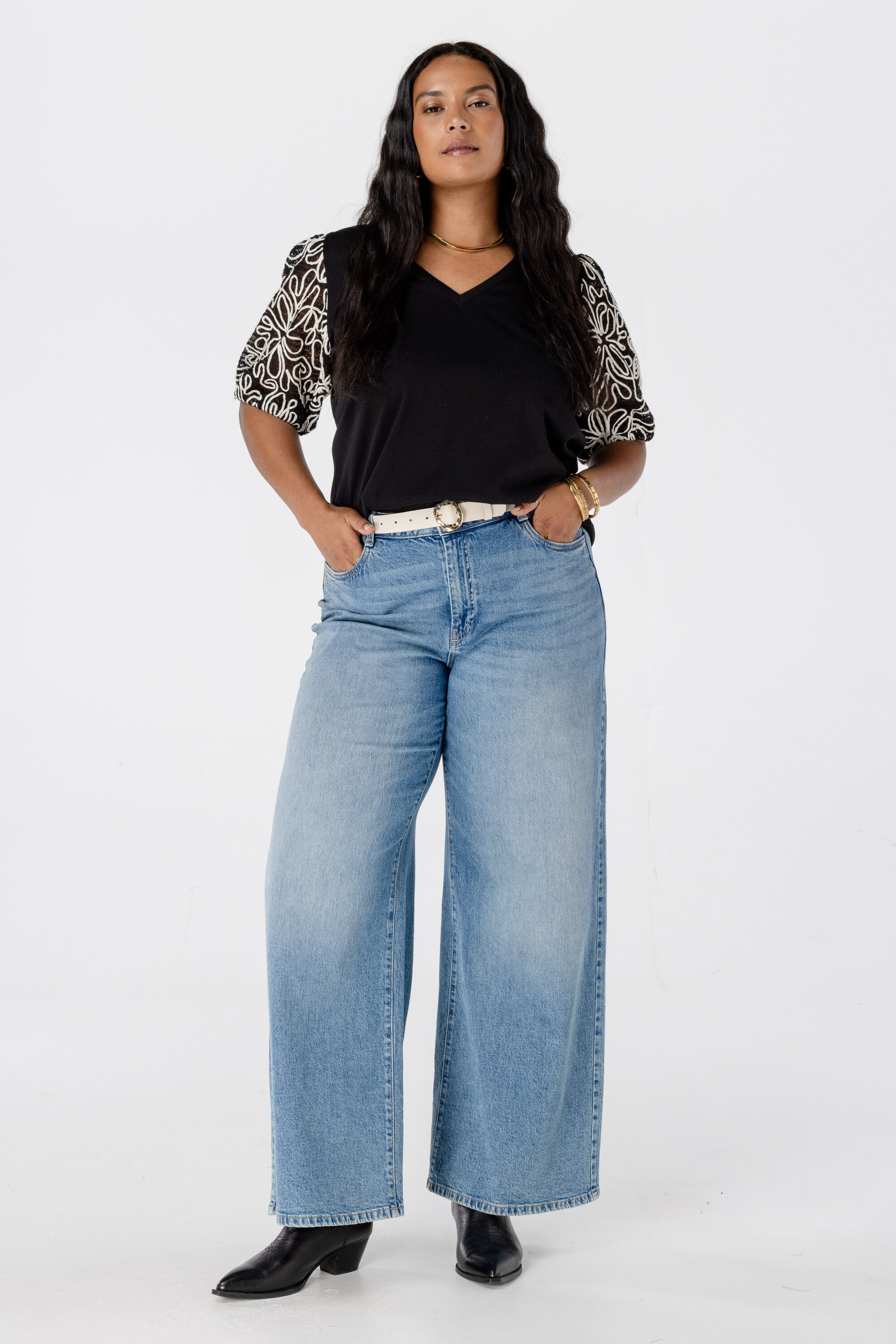 Haut avec manches brod&eacute;es image number 5