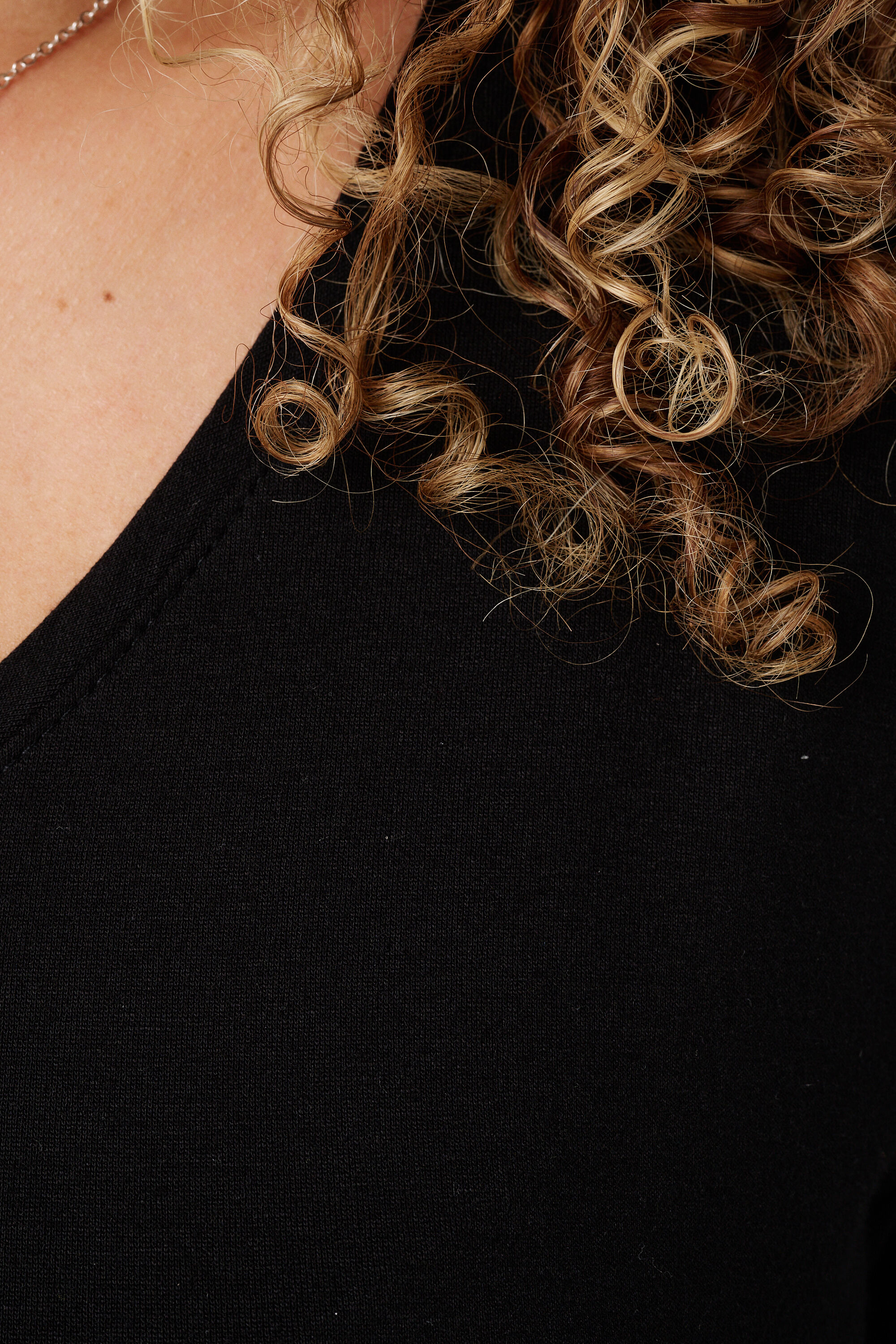 Haut &agrave; manches longues et col rond image number 6