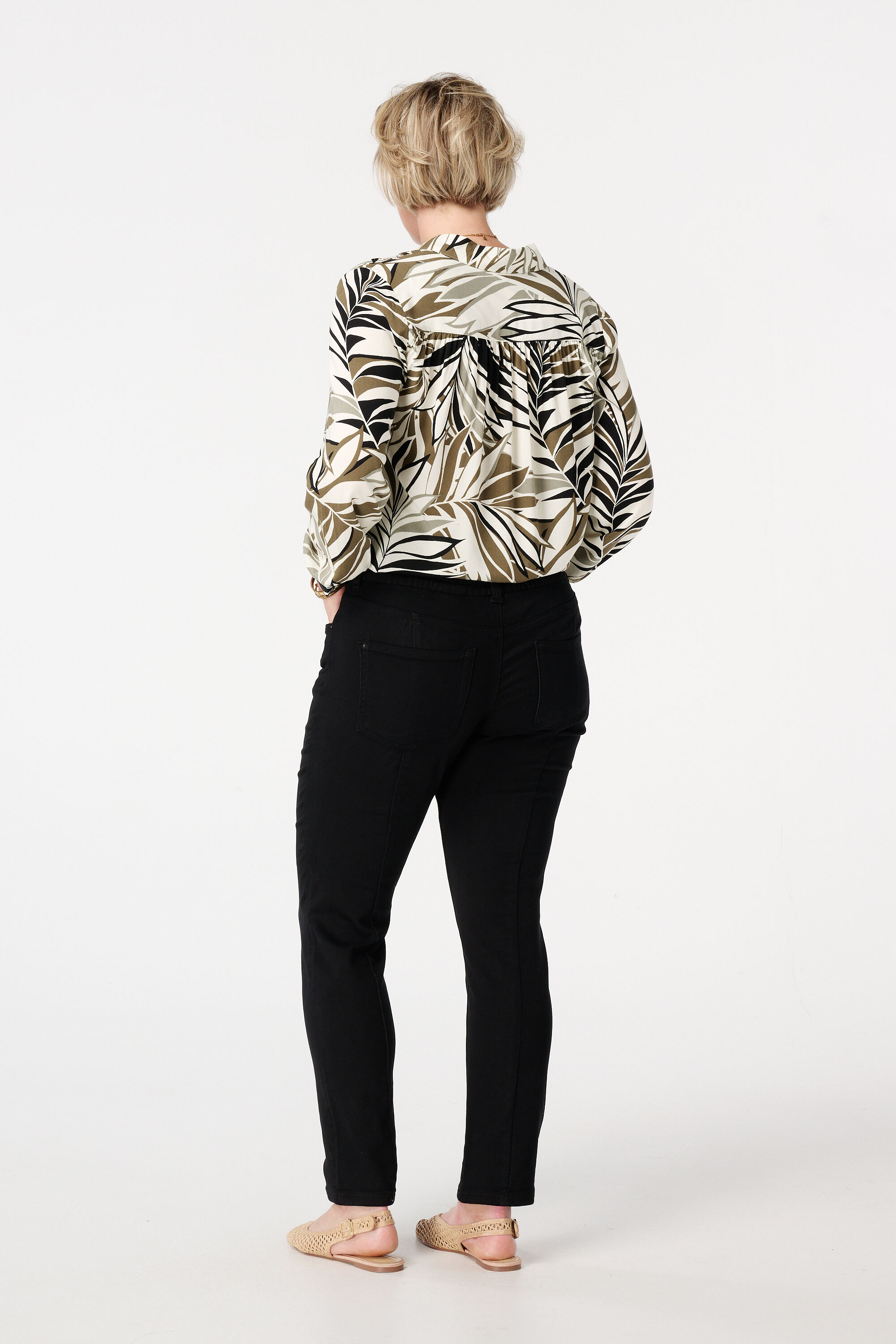 Jean droit avec taille &eacute;lastique image number 3