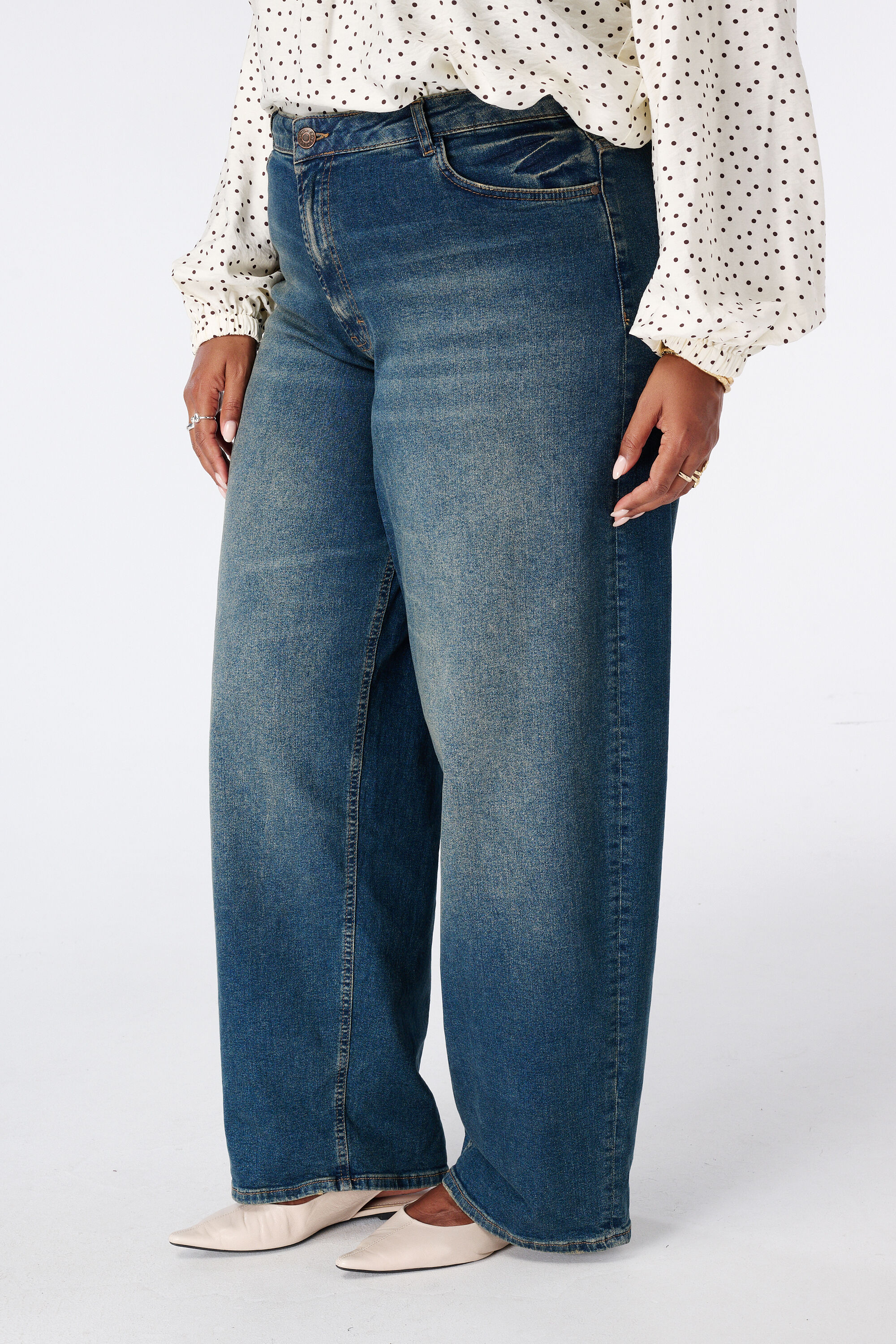 Jean barrel image number 5