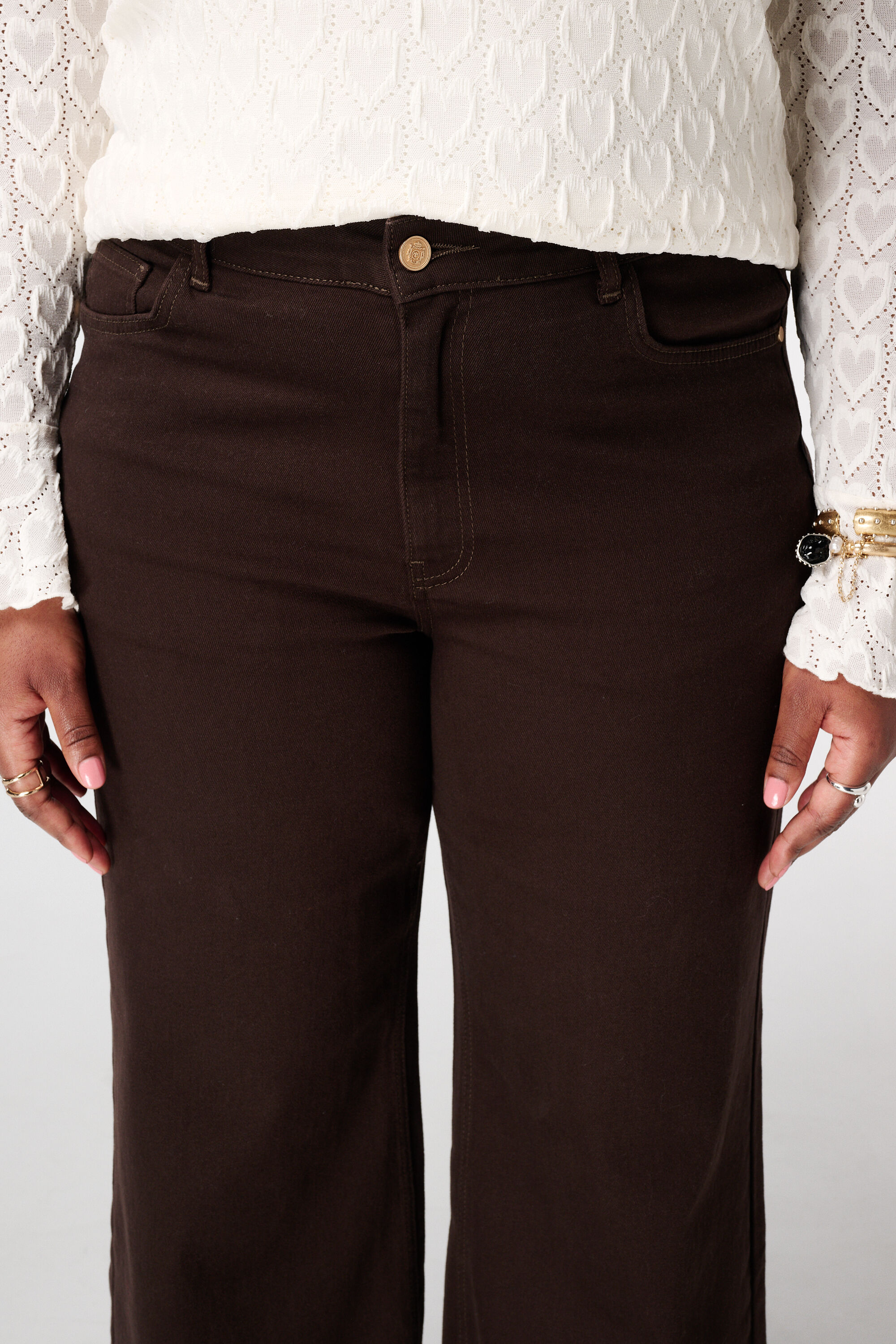 Jean &agrave; jambe large et taille haute image number 4