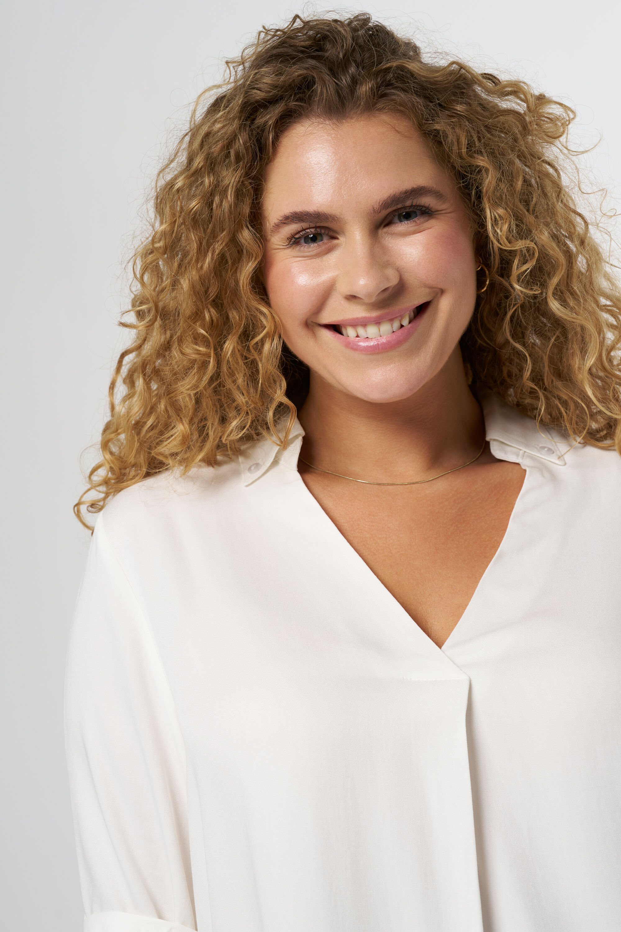 Chemisier avec col en V image number 4