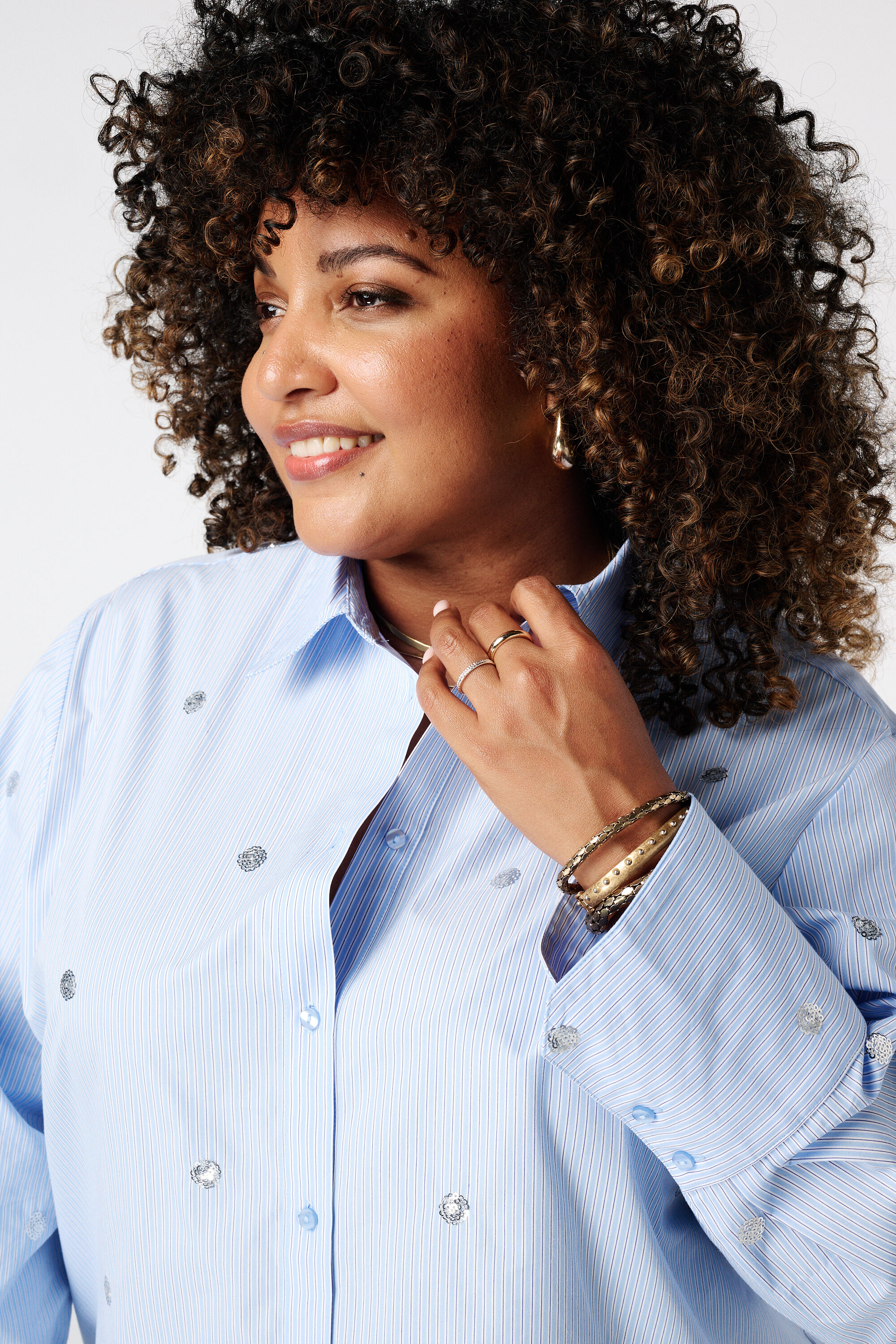 Blouse ray&eacute;e avec perles image number 4