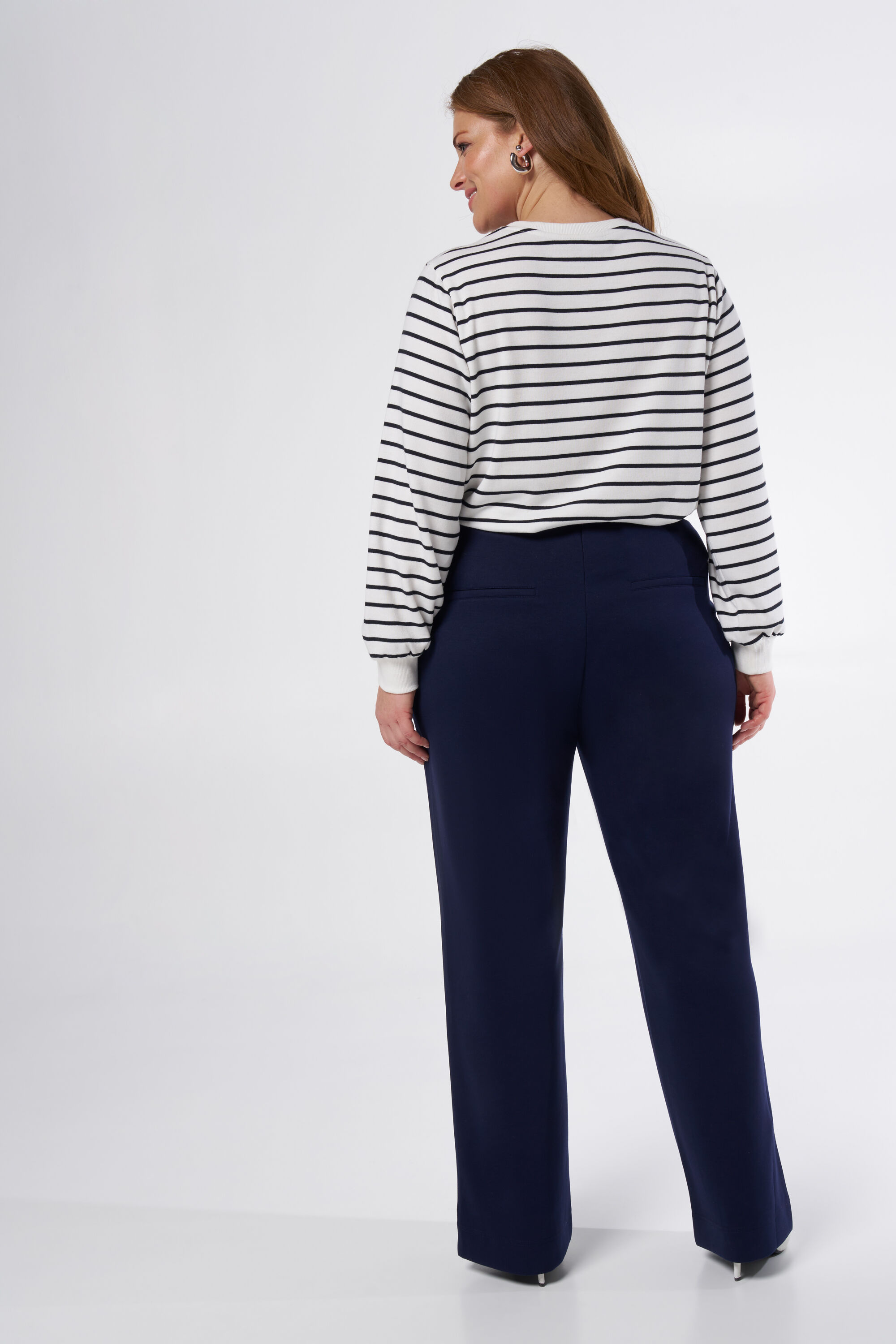 Jean avec couture d&eacute;corative  image number 3