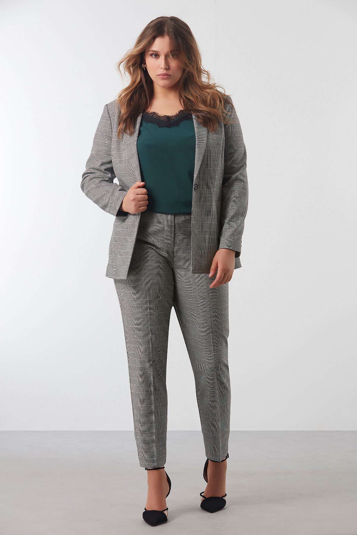 Pantalon &agrave; carreaux image number 5