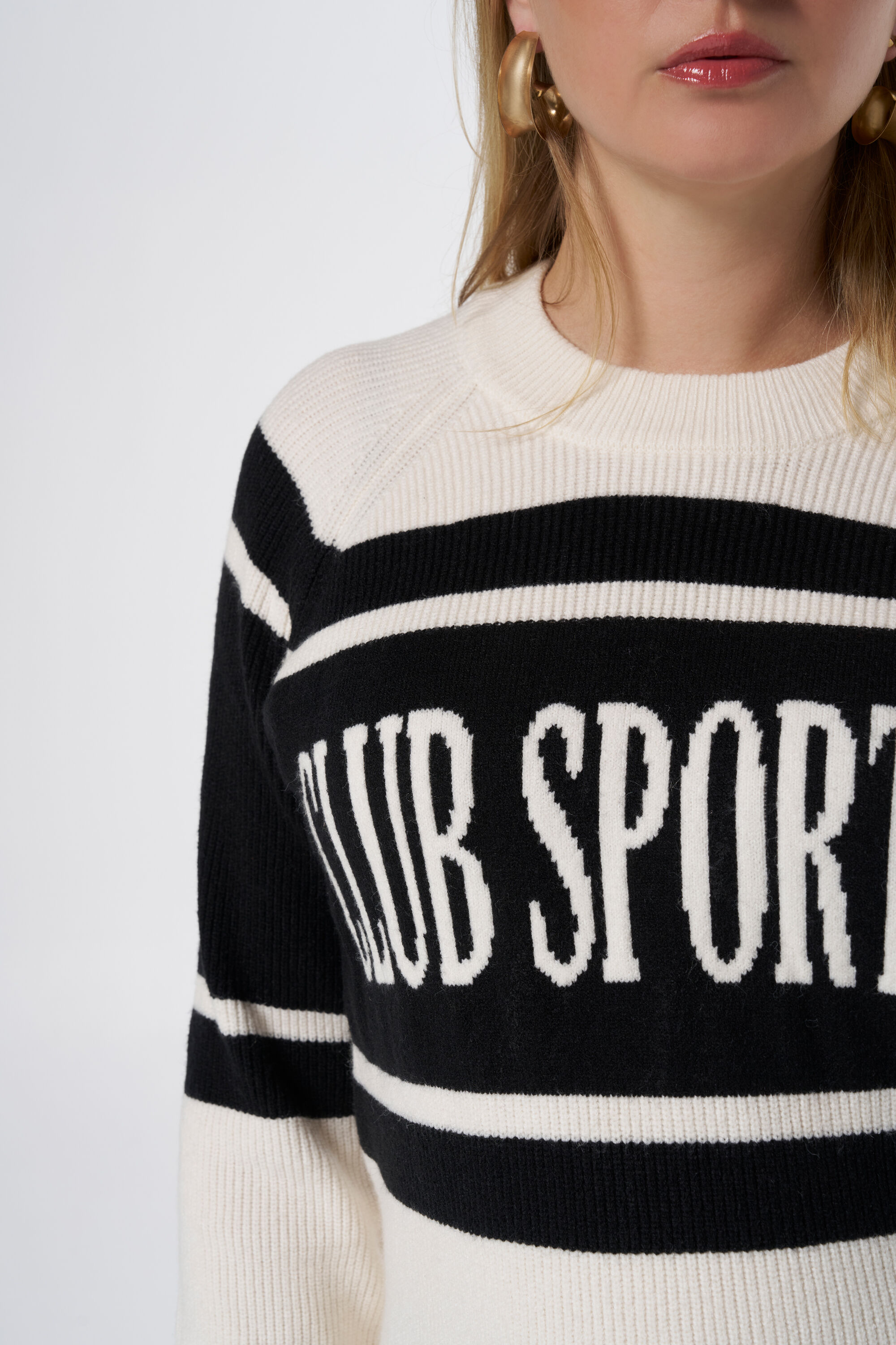 Pull sportif image number 4