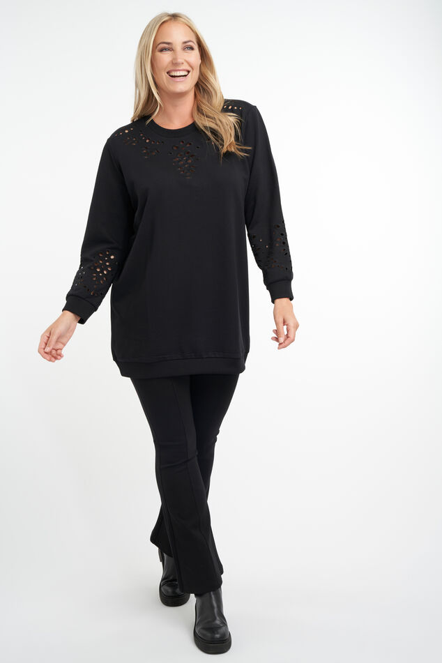 Pull avec broderie image number 5