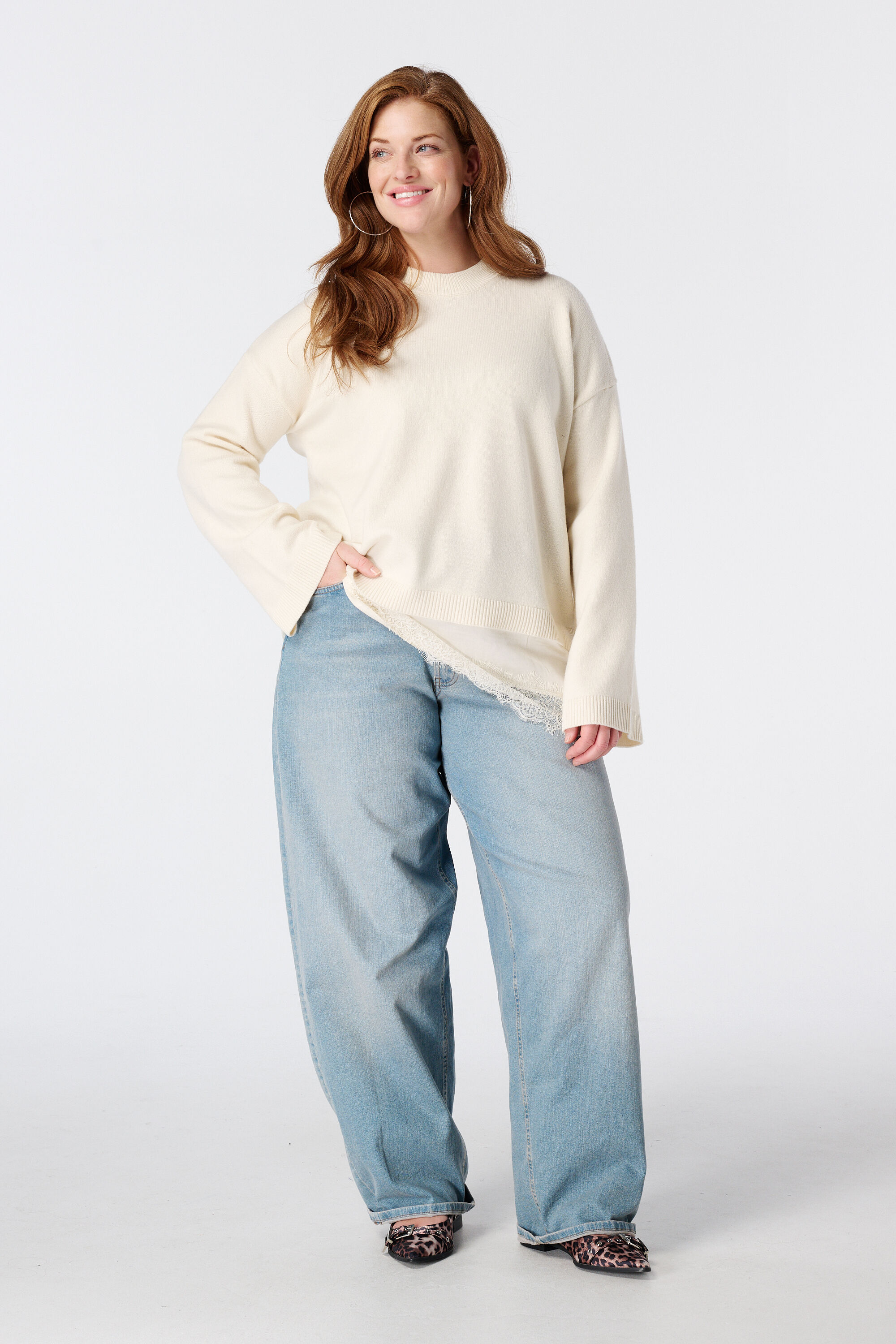 Pull avec dentelle image number 5