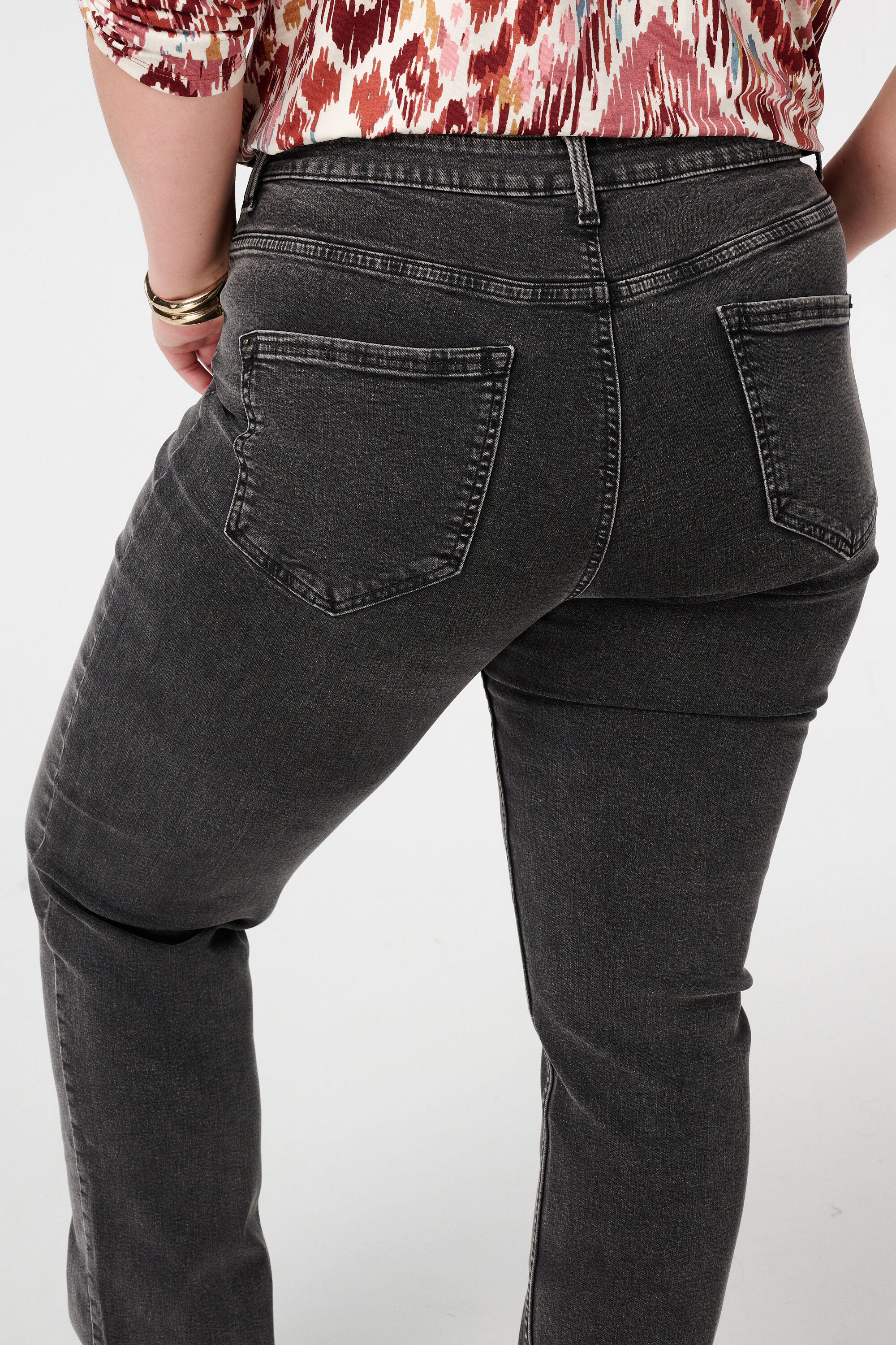 Jean &agrave; jambes droites LILY image number 4