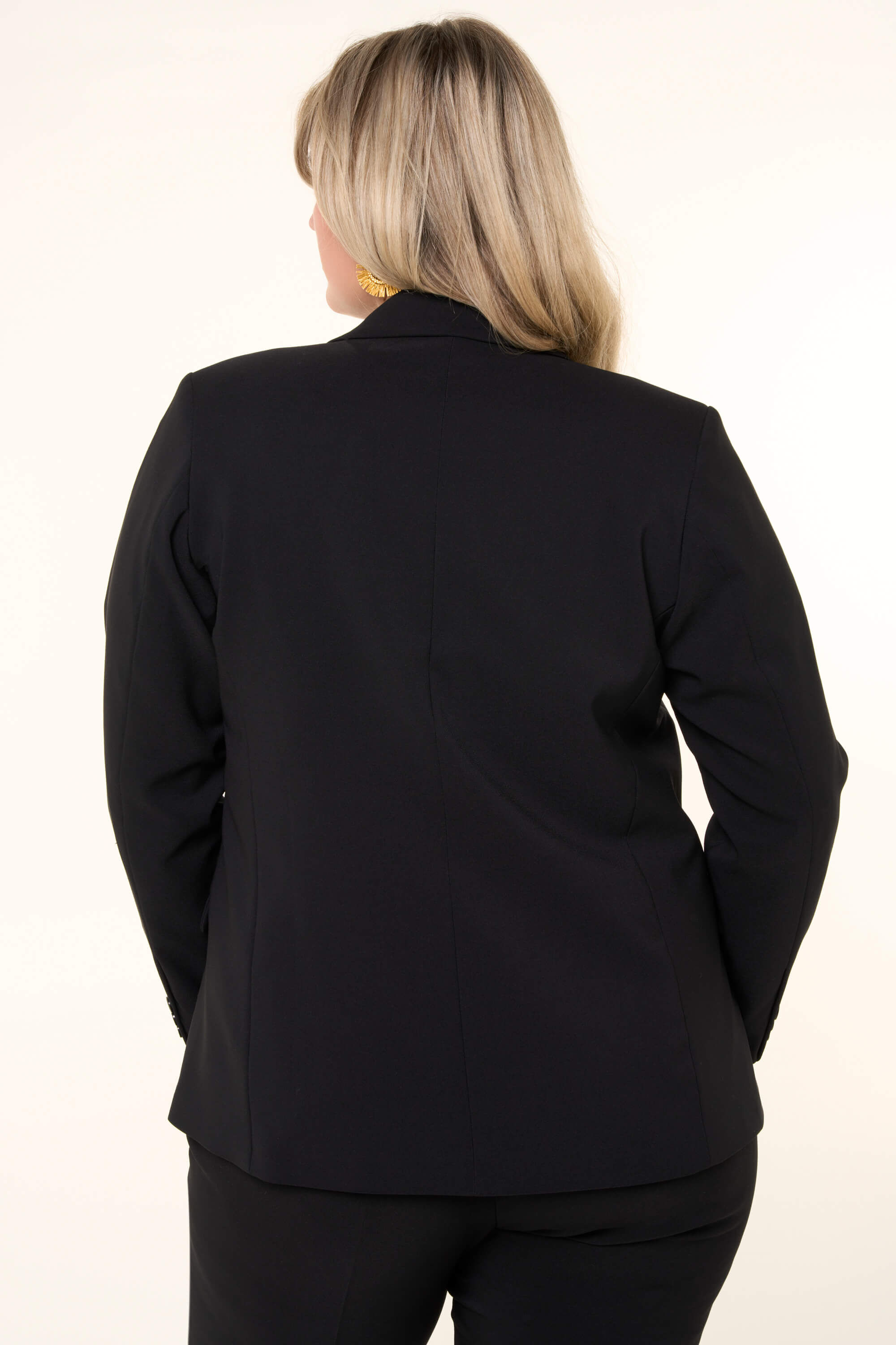 Blazer  image number 4