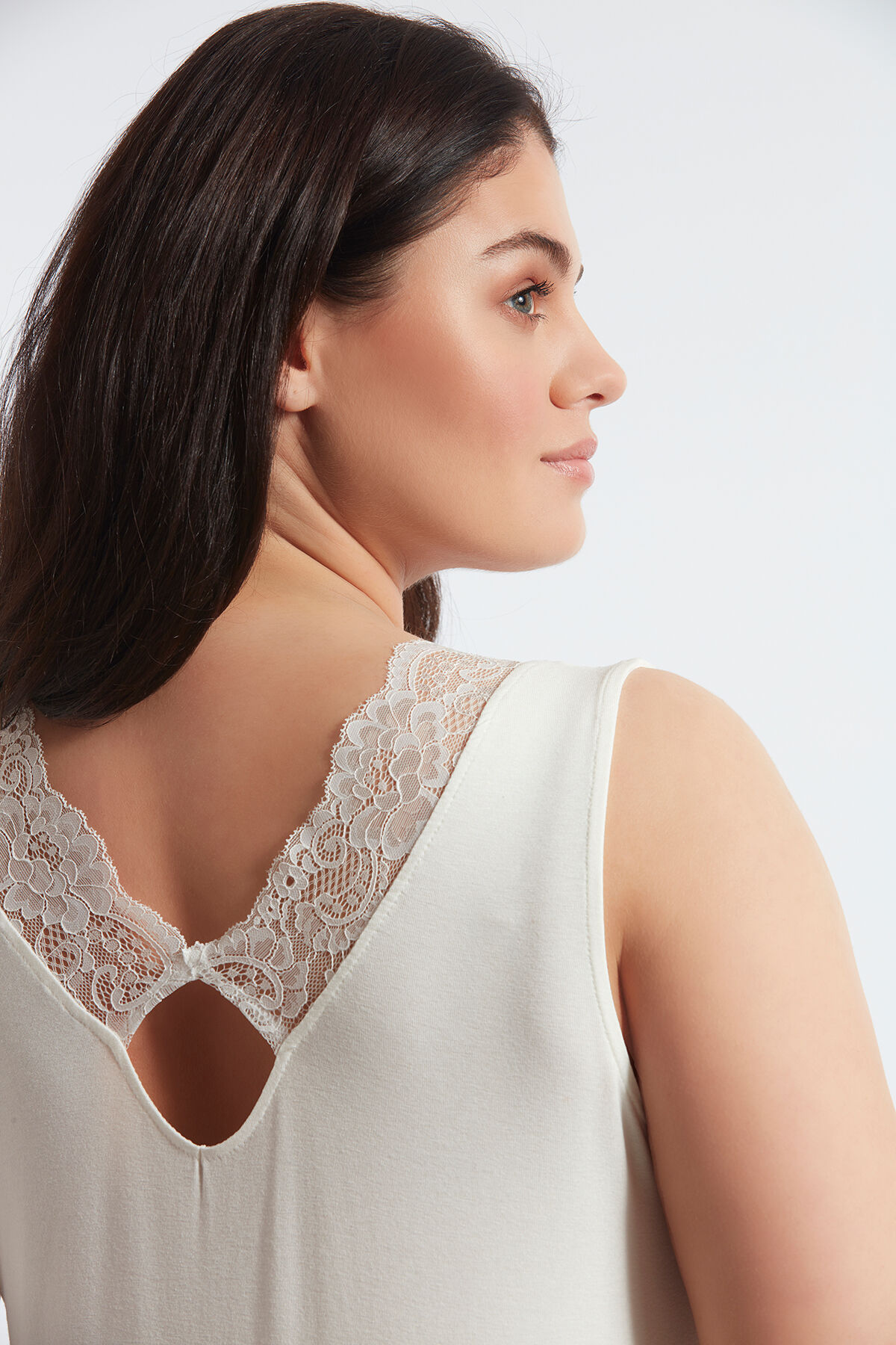 Top sans manches en dentelle image number 6
