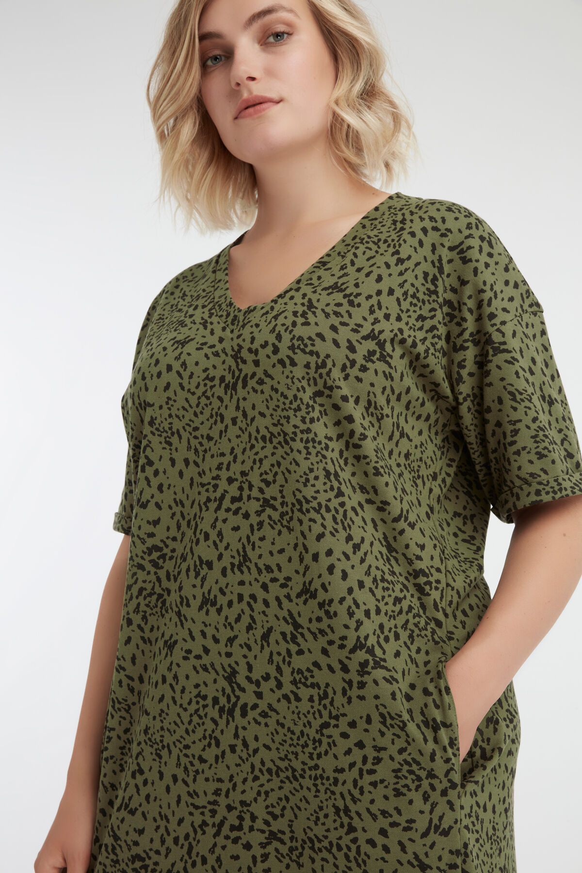 Robe d&eacute;contract&eacute;e image number 3