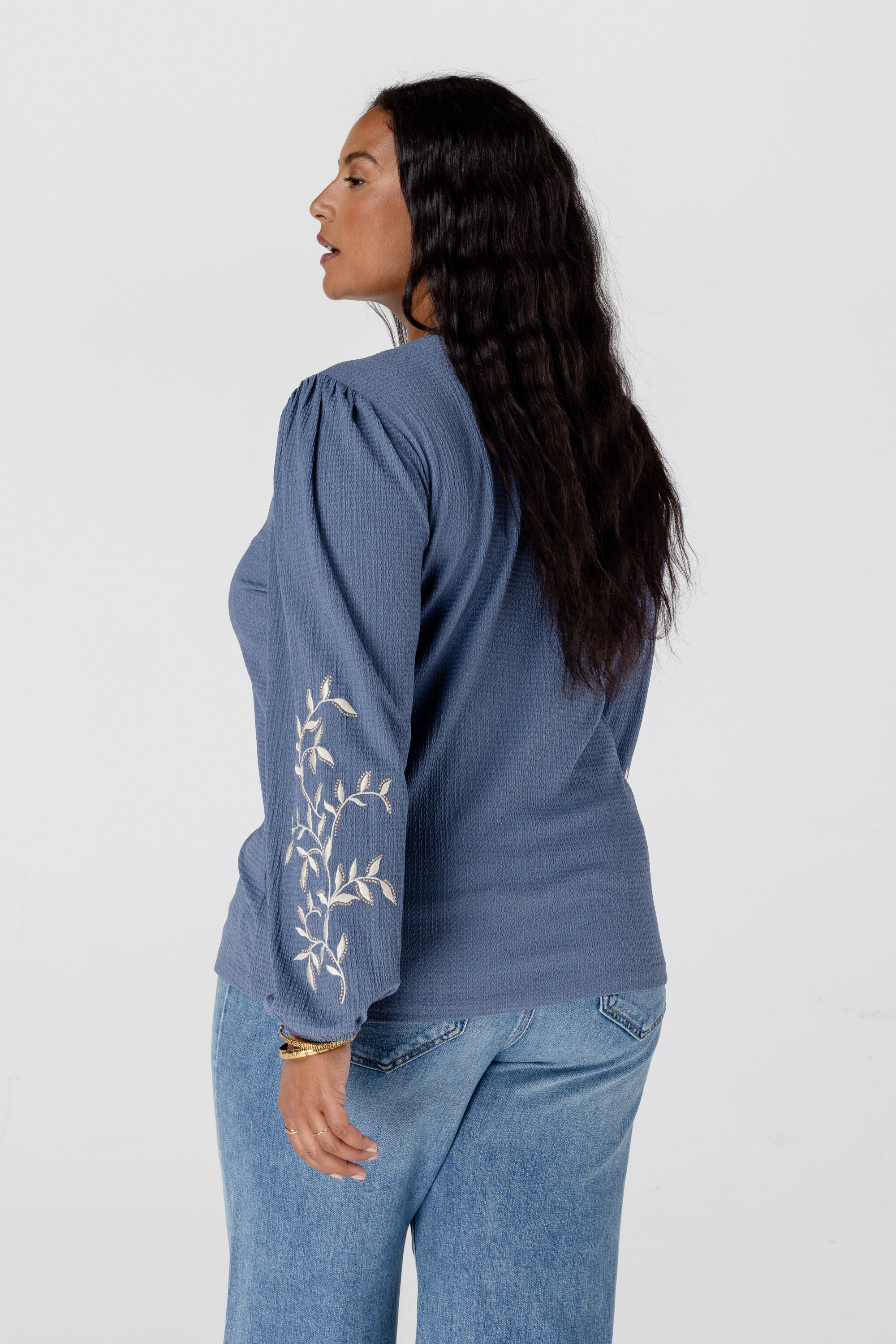 Haut avec broderie image number 3