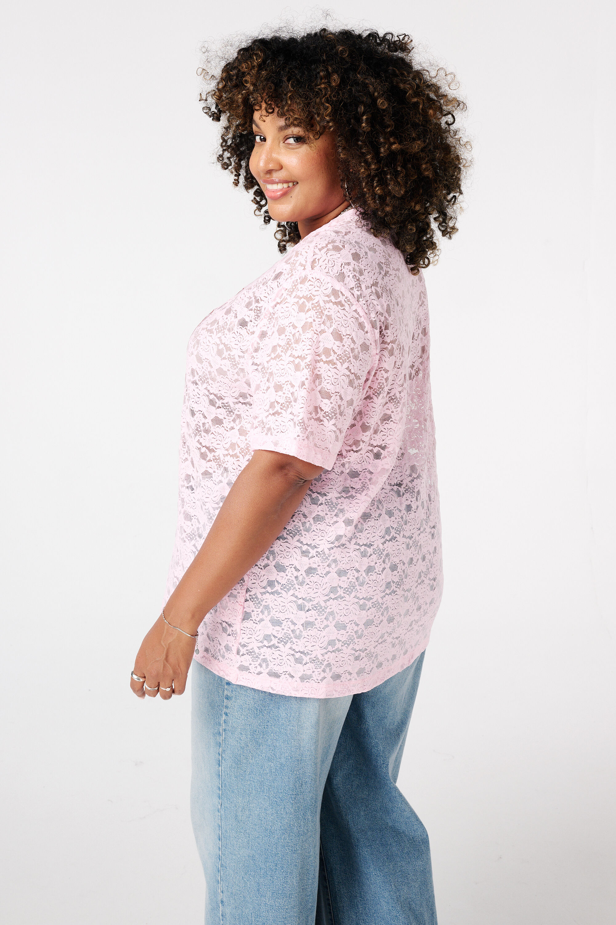 T-shirt sportif en dentelle image number 3