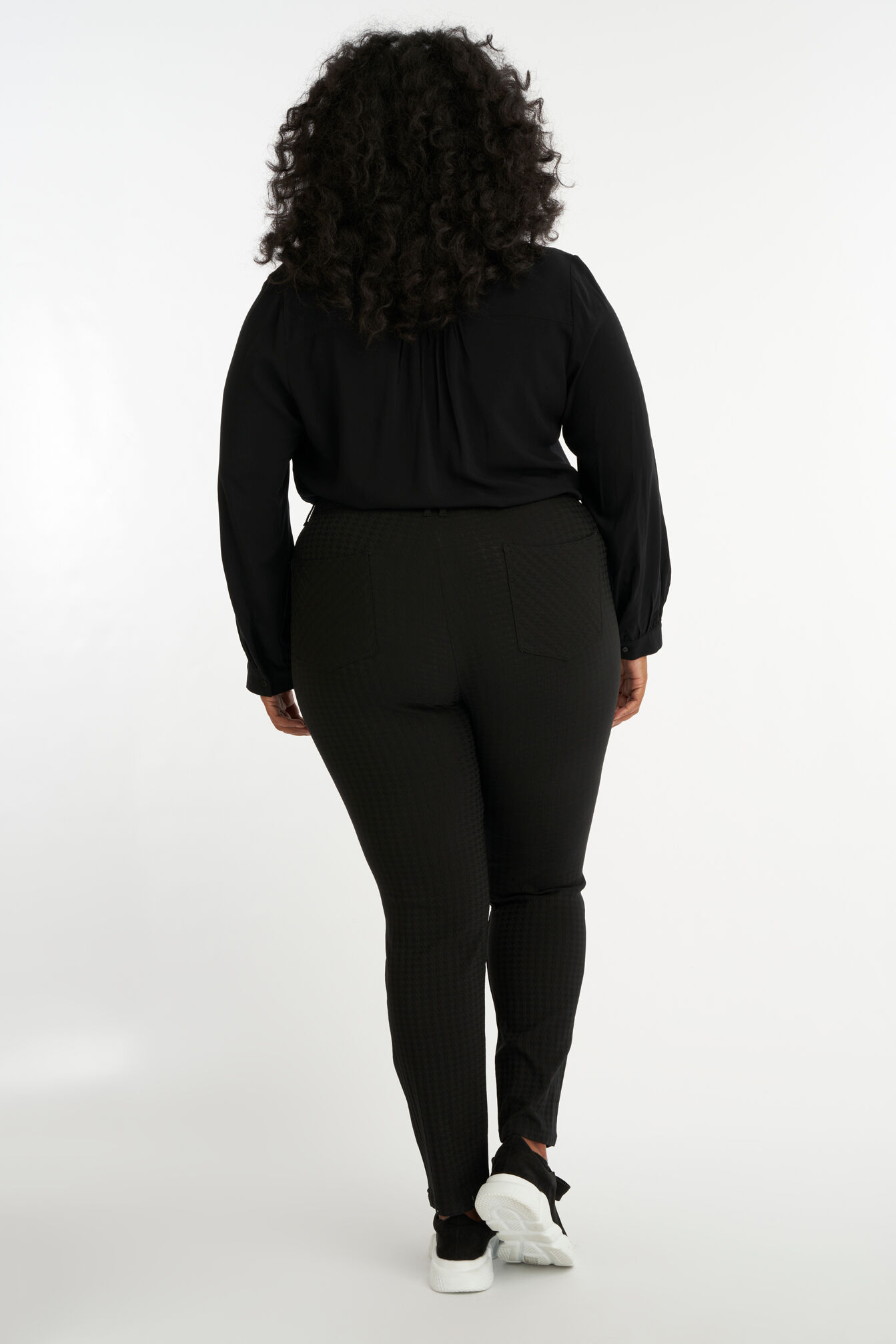 Pantalon aux fermetures d&eacute;coratives image number 5