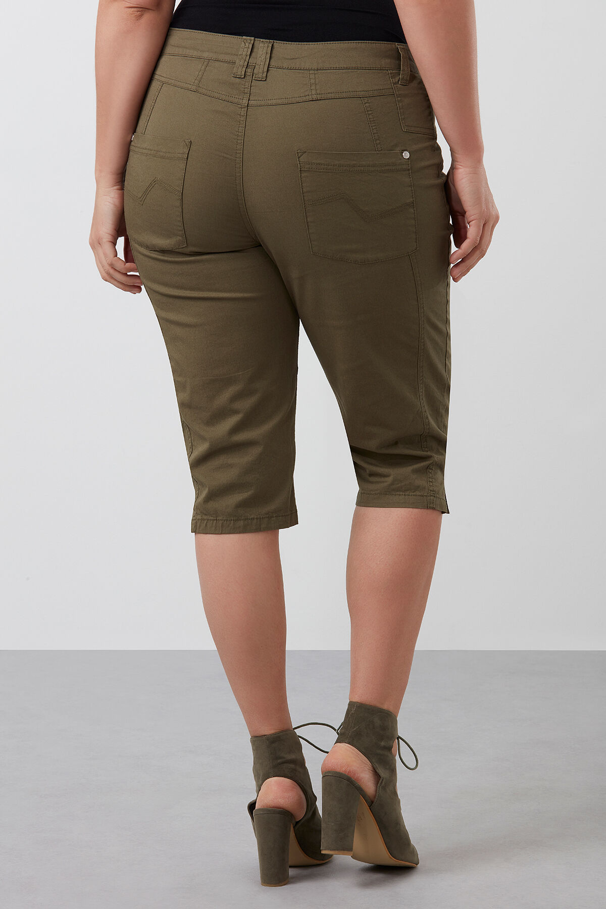 Pantalon corsaire en coton image number 3