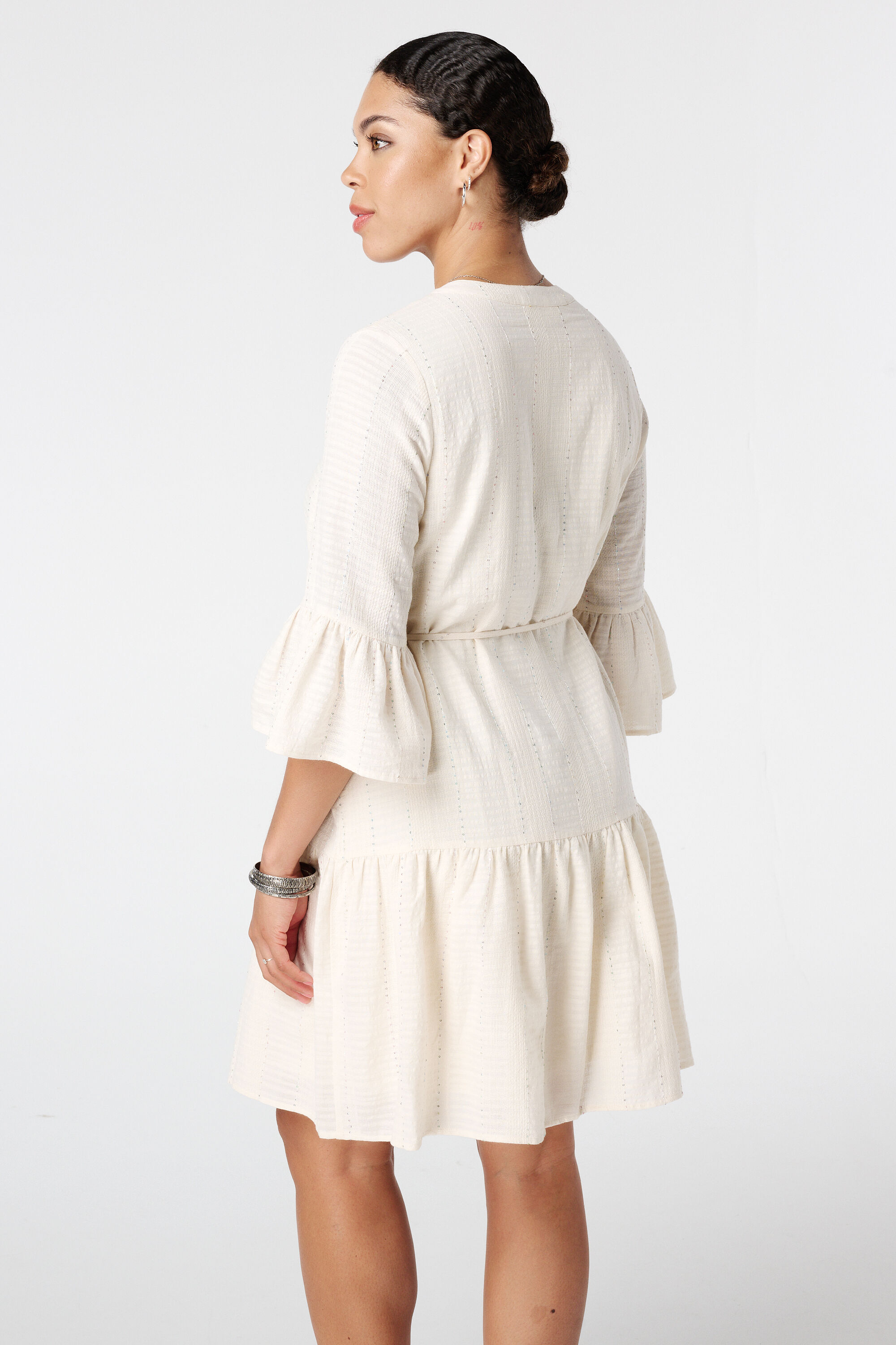 Robe avec d&eacute;tails paillet&eacute;s image number 3