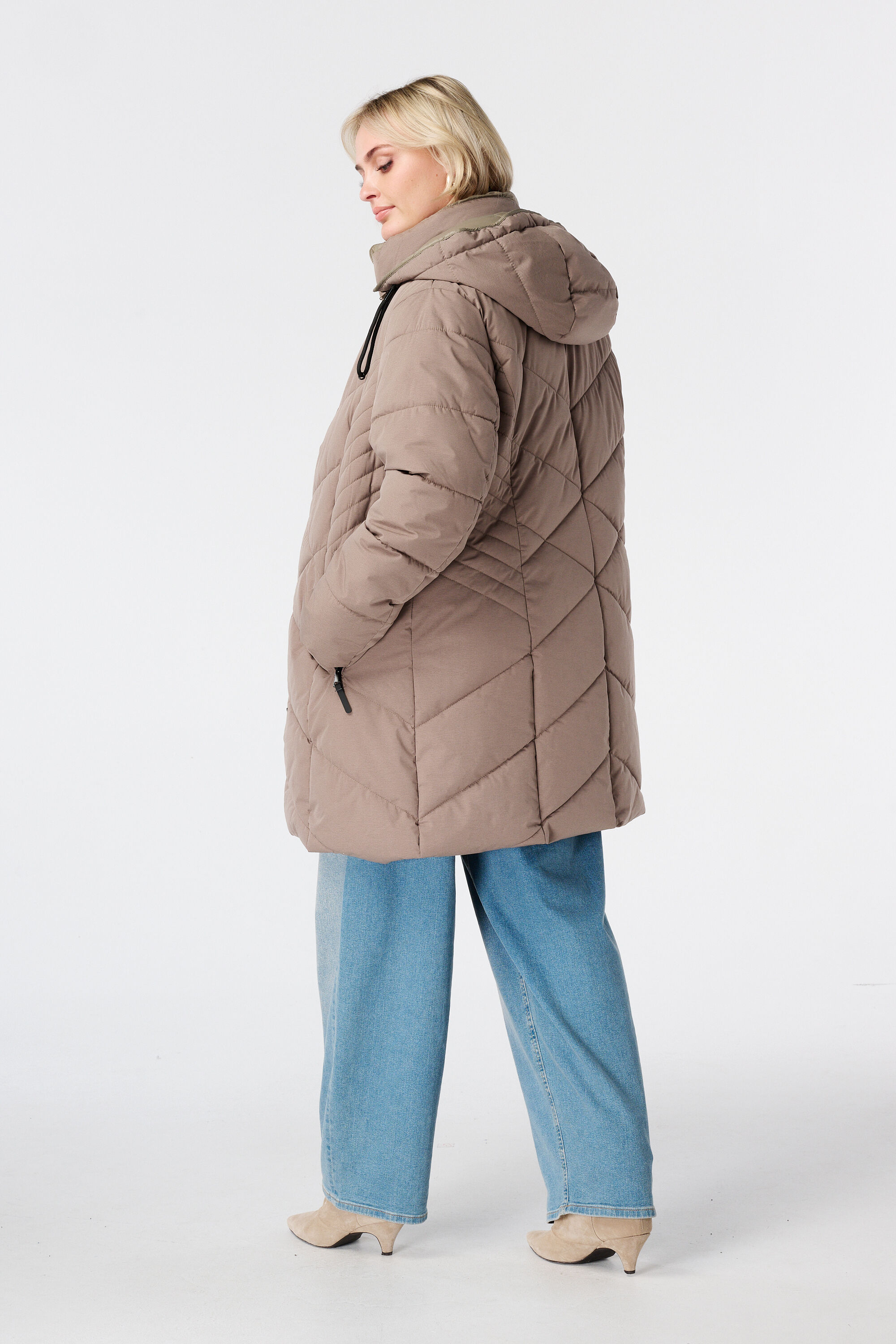 Veste matelass&eacute;e avec capuche image number 3