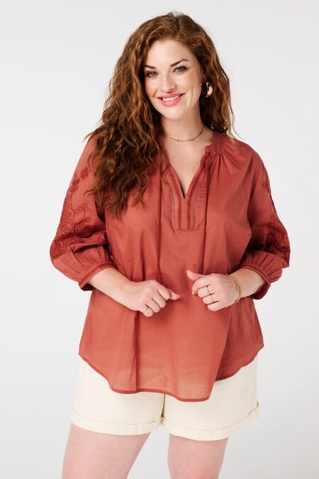 Chemisier avec broderie Chemisier avec broderie