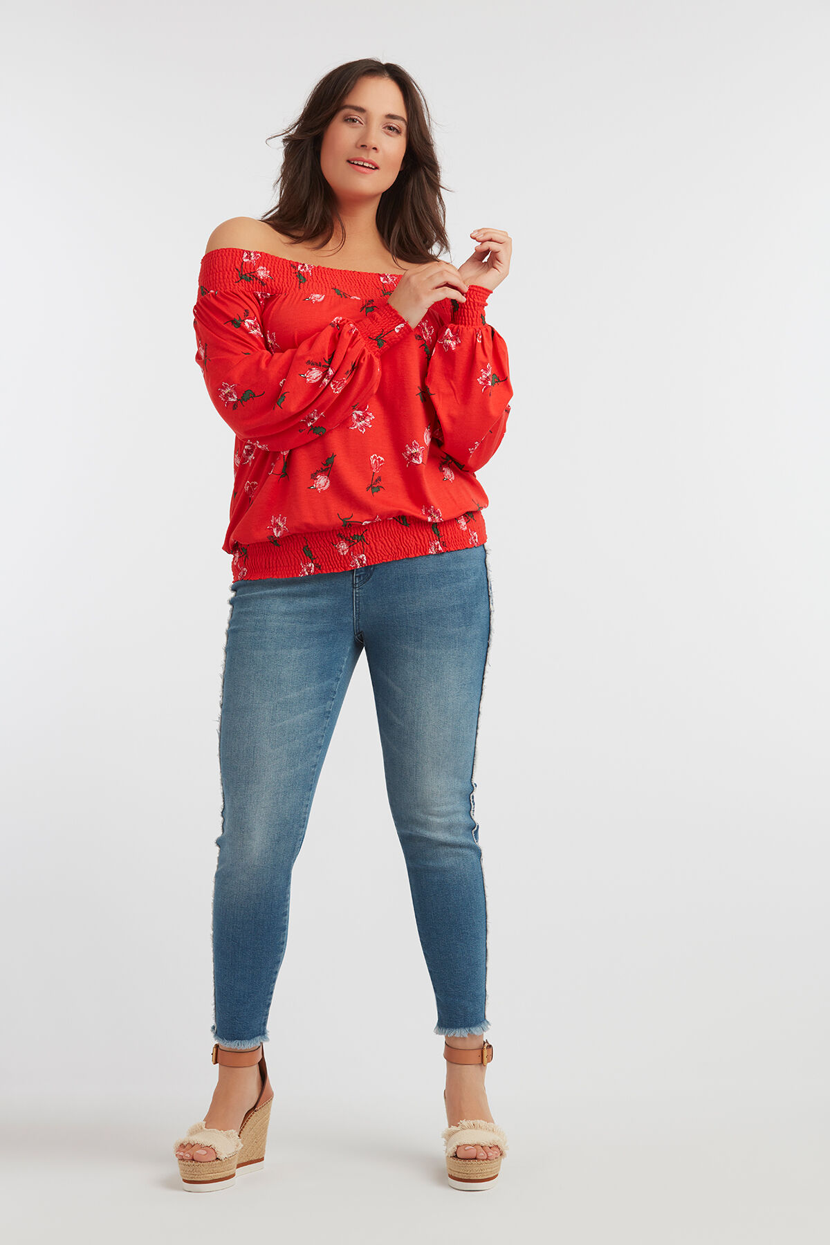 Haut &agrave; &eacute;paules d&eacute;nud&eacute;es image number 4