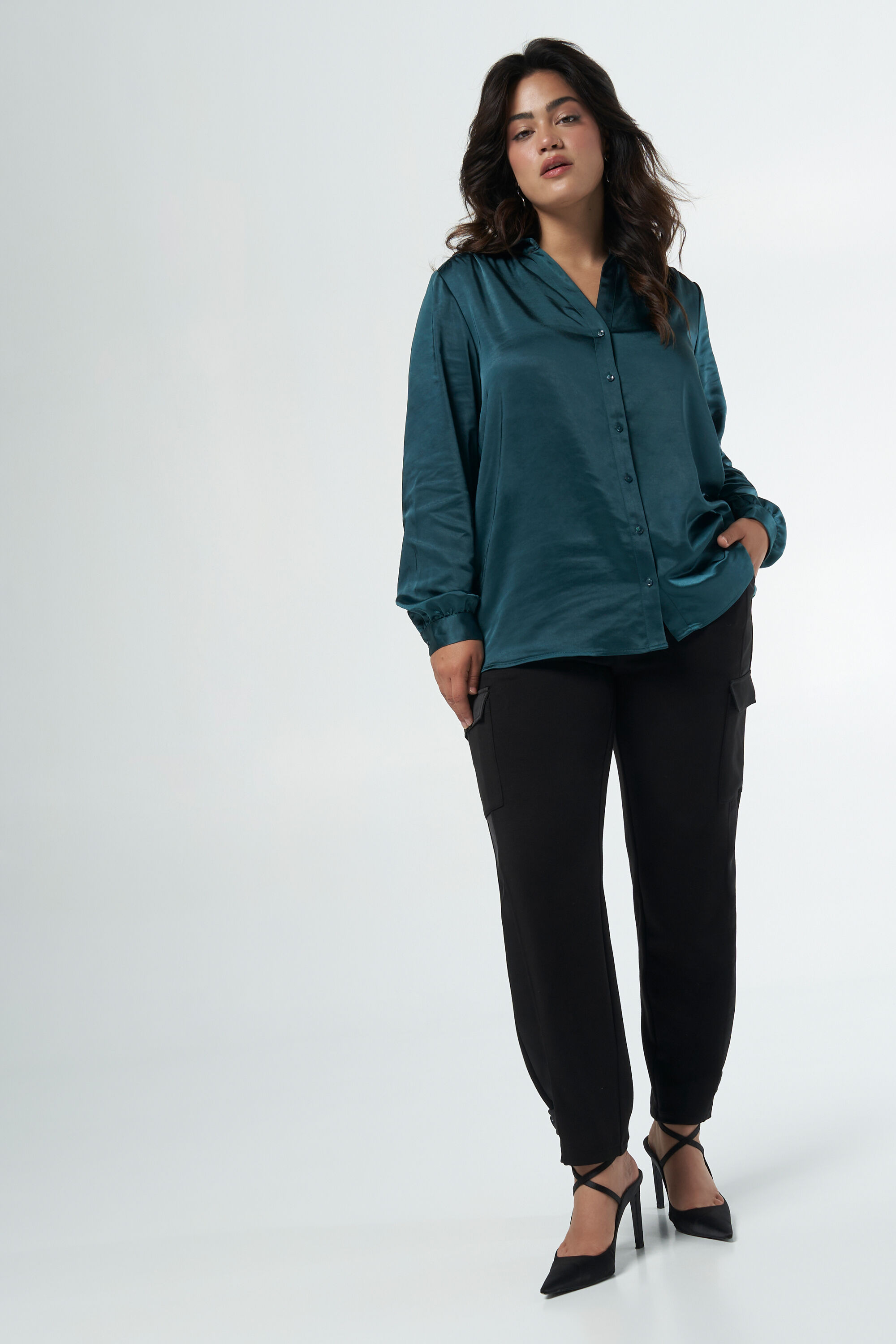 Chemisier avec aspect satin&eacute; image number 5