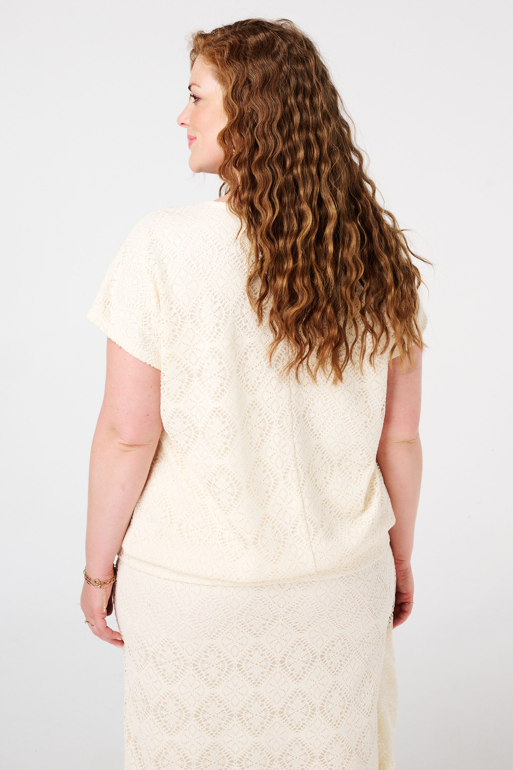 Haut en dentelle extensible image number 3