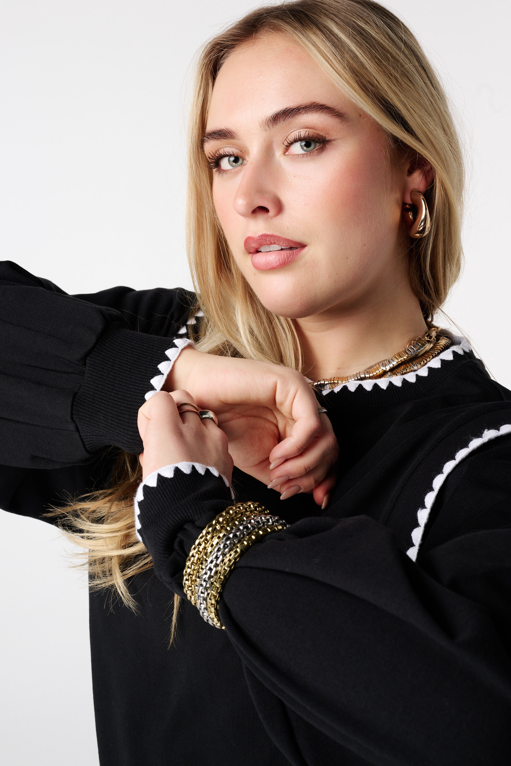 Pull &agrave; bords contrast&eacute;s image number 4